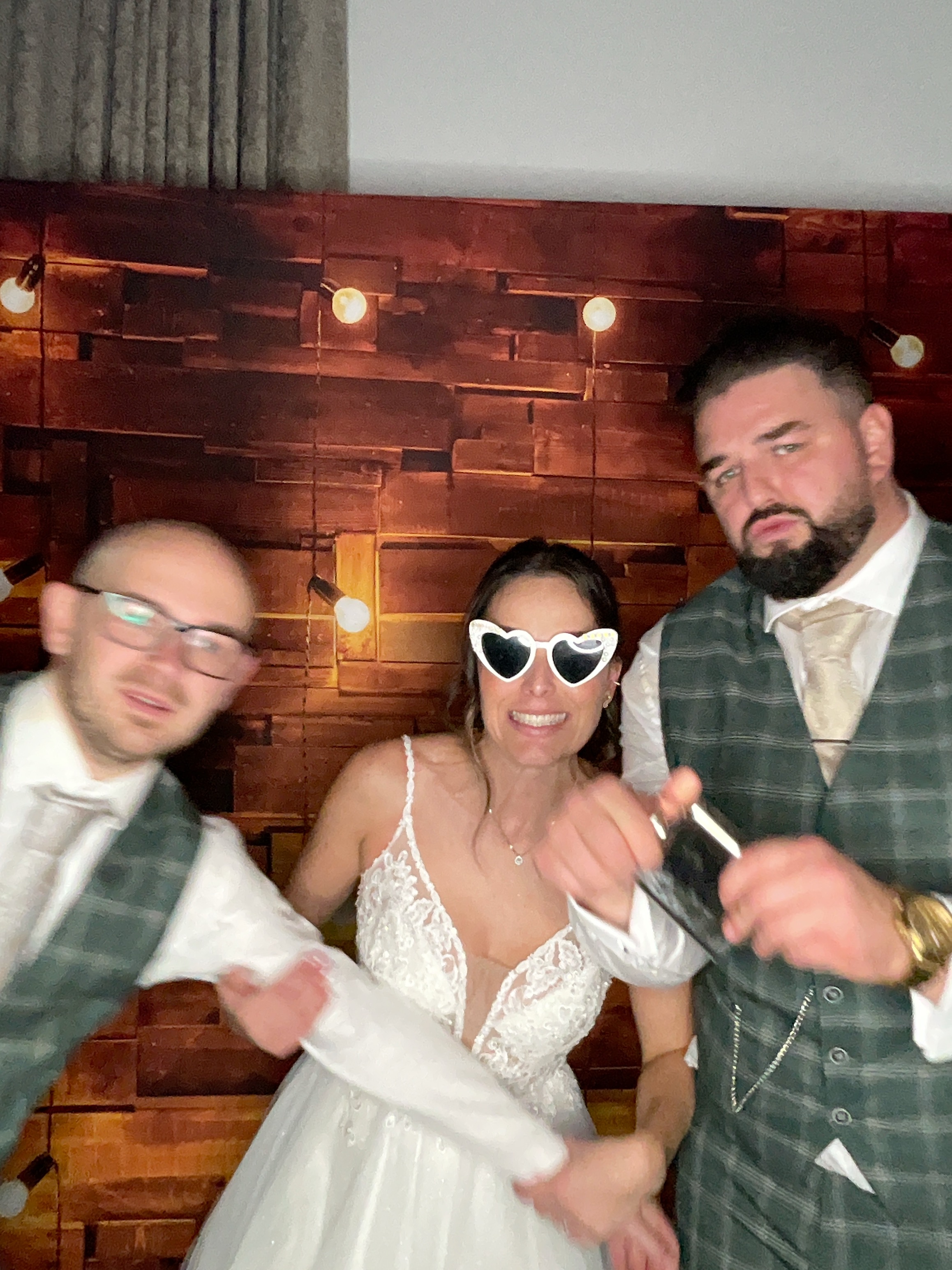 Thomas & Poppy  | View more photos from the event at gallery.magicimages.uk/u/MagicImages/Thomas-Poppy