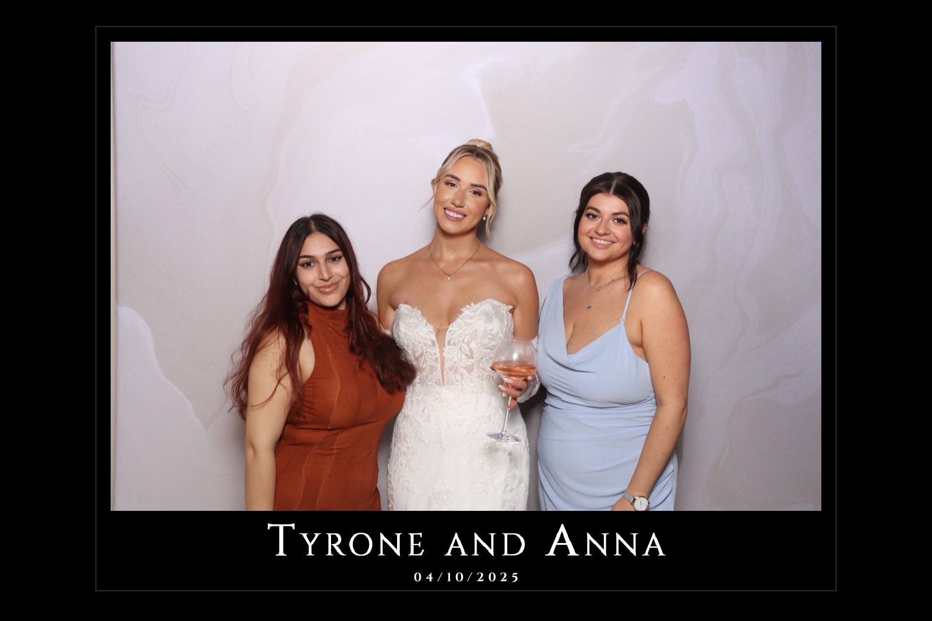 Tyrone and Anna | View more photos from the event at gallery.magicimages.uk/u/MagicImages/Tyrone-and-Anna