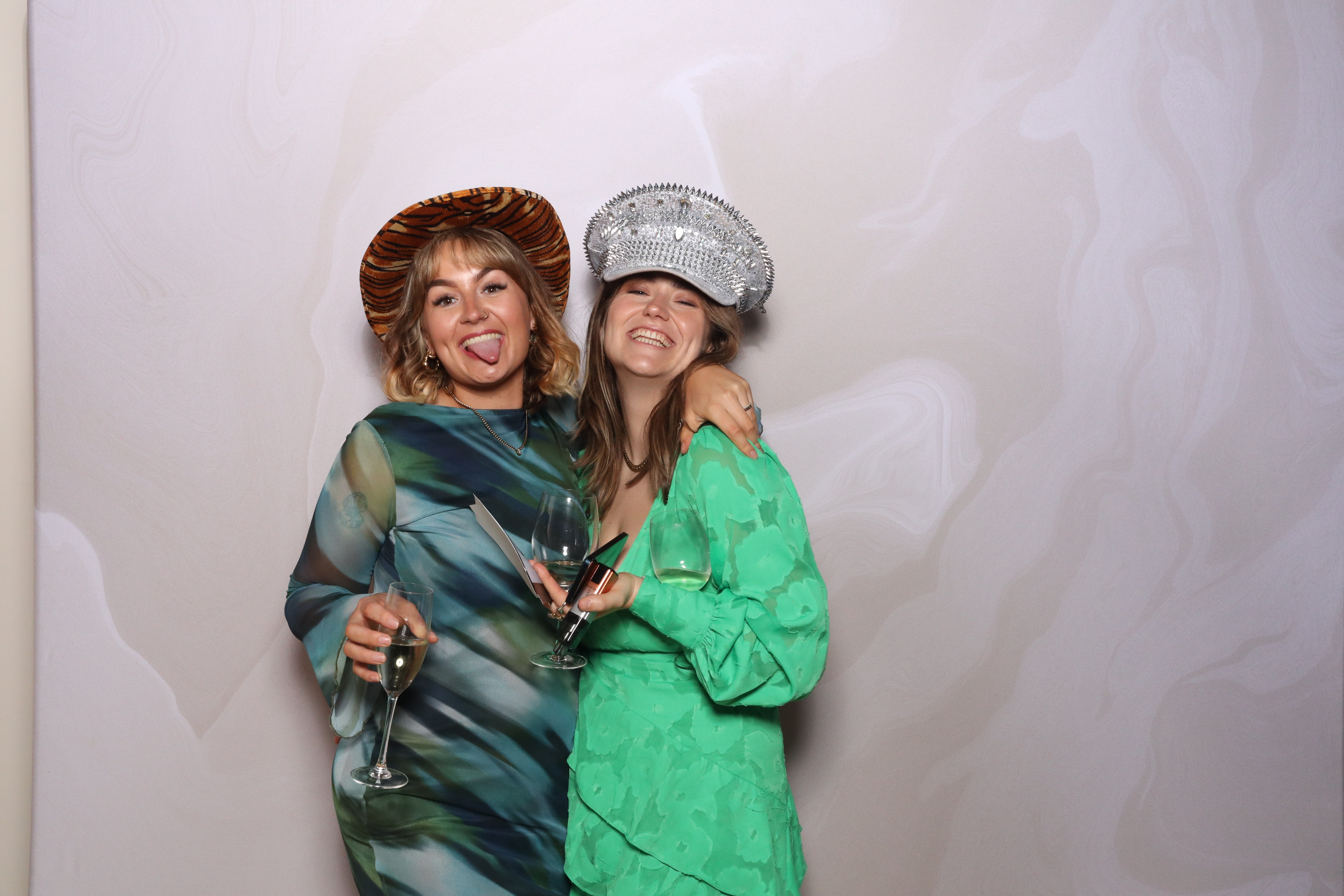 Tyrone and Anna | View more photos from the event at gallery.magicimages.uk/u/MagicImages/Tyrone-and-Anna