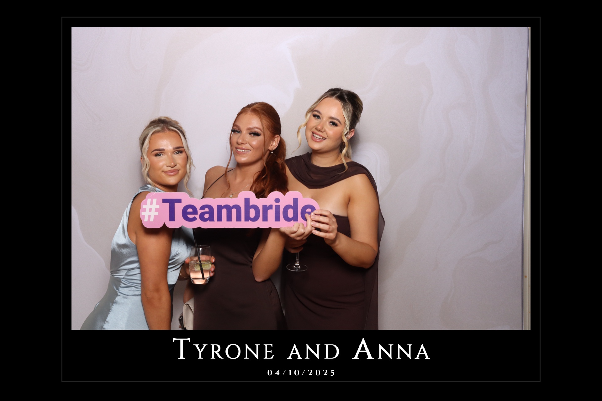 Tyrone and Anna | View more photos from the event at gallery.magicimages.uk/u/MagicImages/Tyrone-and-Anna