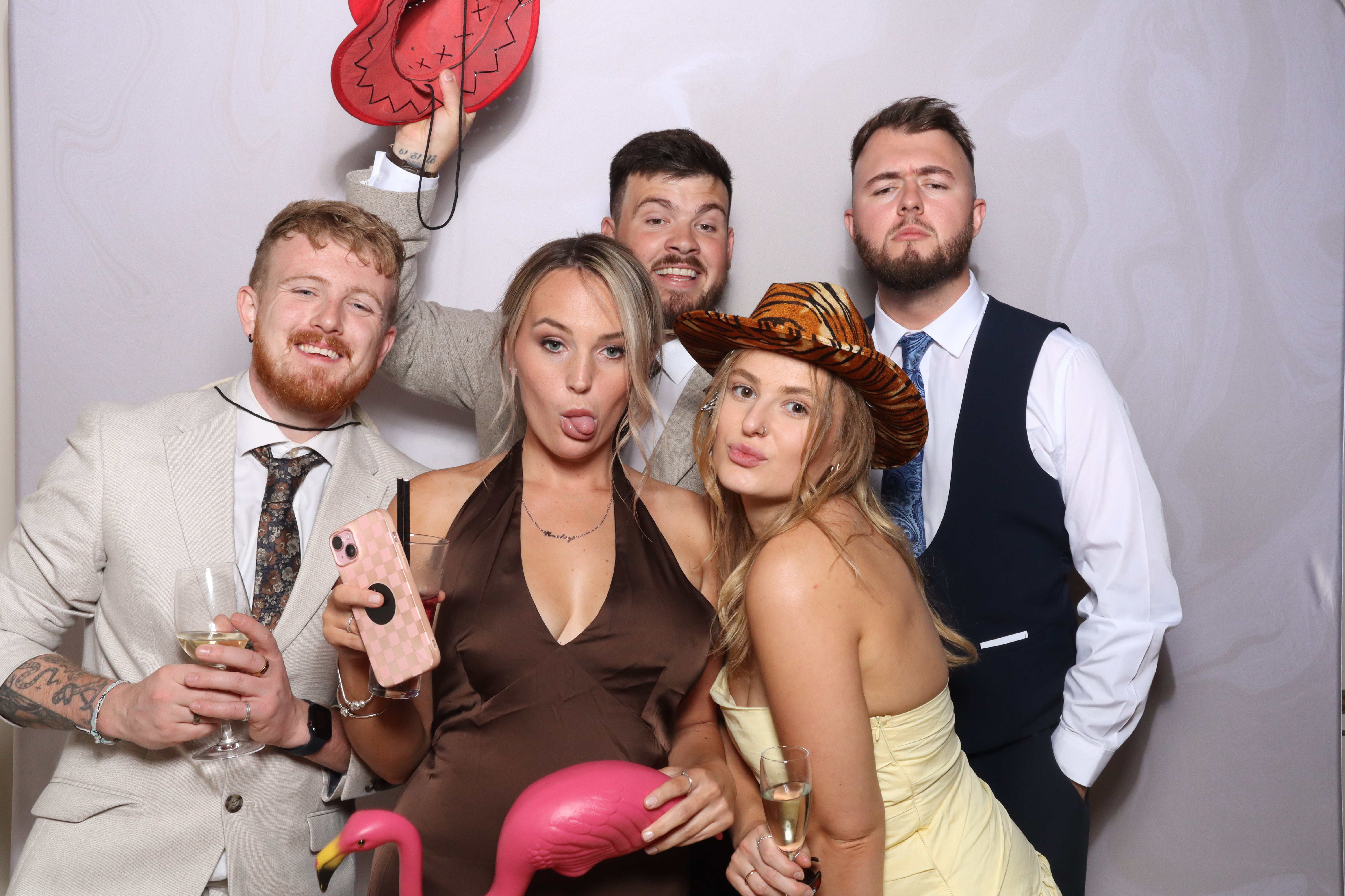 Tyrone and Anna | View more photos from the event at gallery.magicimages.uk/u/MagicImages/Tyrone-and-Anna