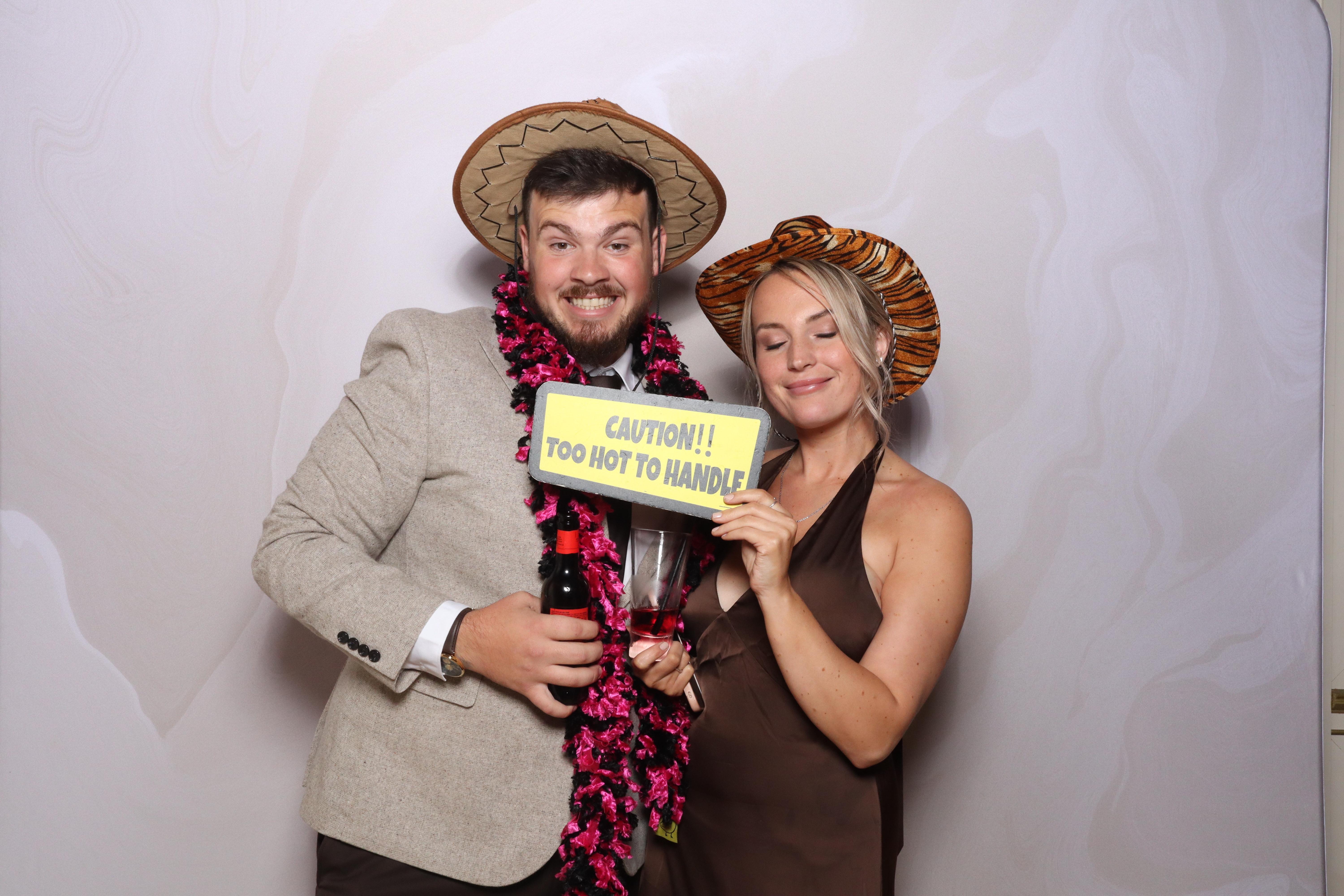 Tyrone and Anna | View more photos from the event at gallery.magicimages.uk/u/MagicImages/Tyrone-and-Anna