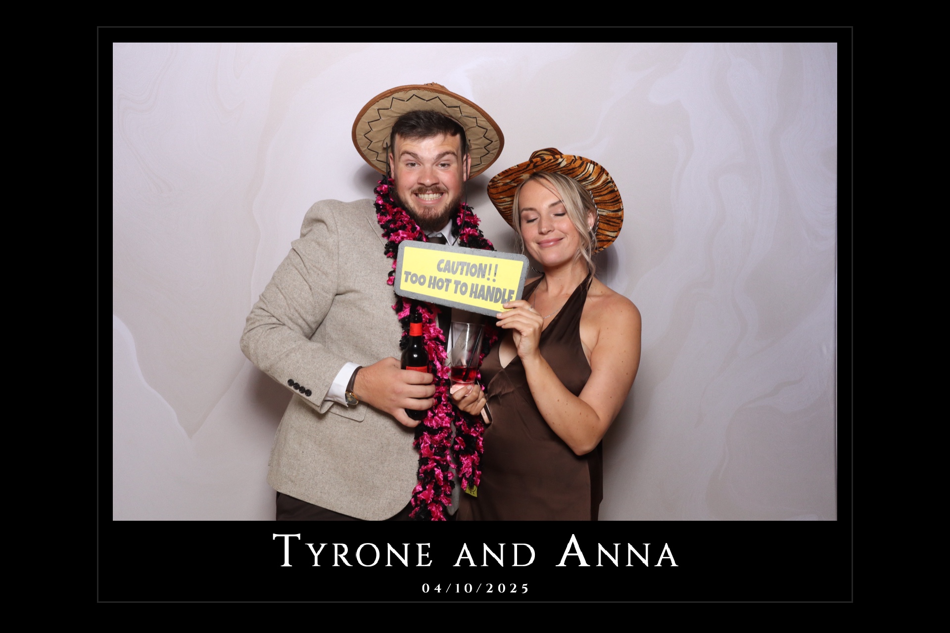 Tyrone and Anna | View more photos from the event at gallery.magicimages.uk/u/MagicImages/Tyrone-and-Anna