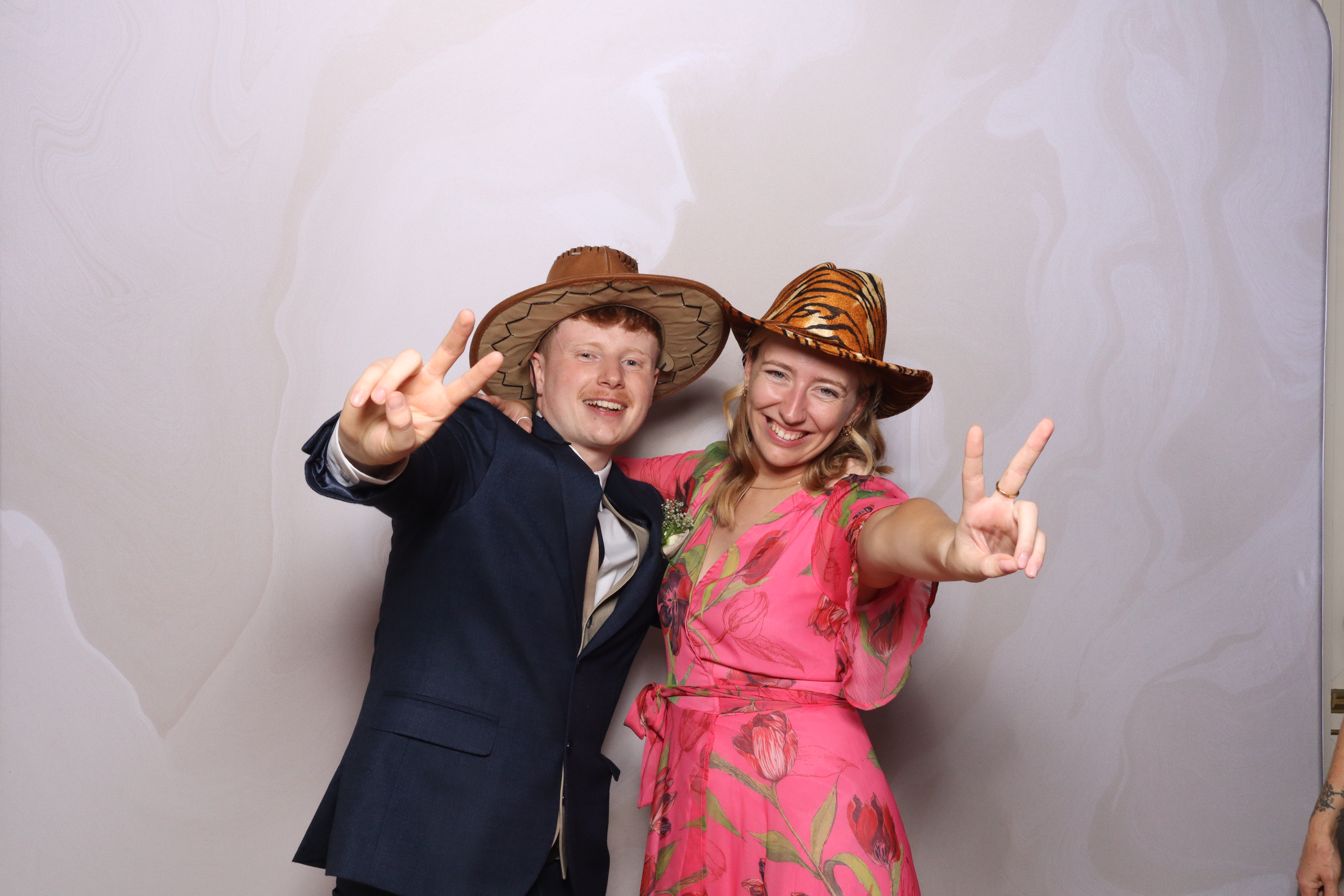 Tyrone and Anna | View more photos from the event at gallery.magicimages.uk/u/MagicImages/Tyrone-and-Anna