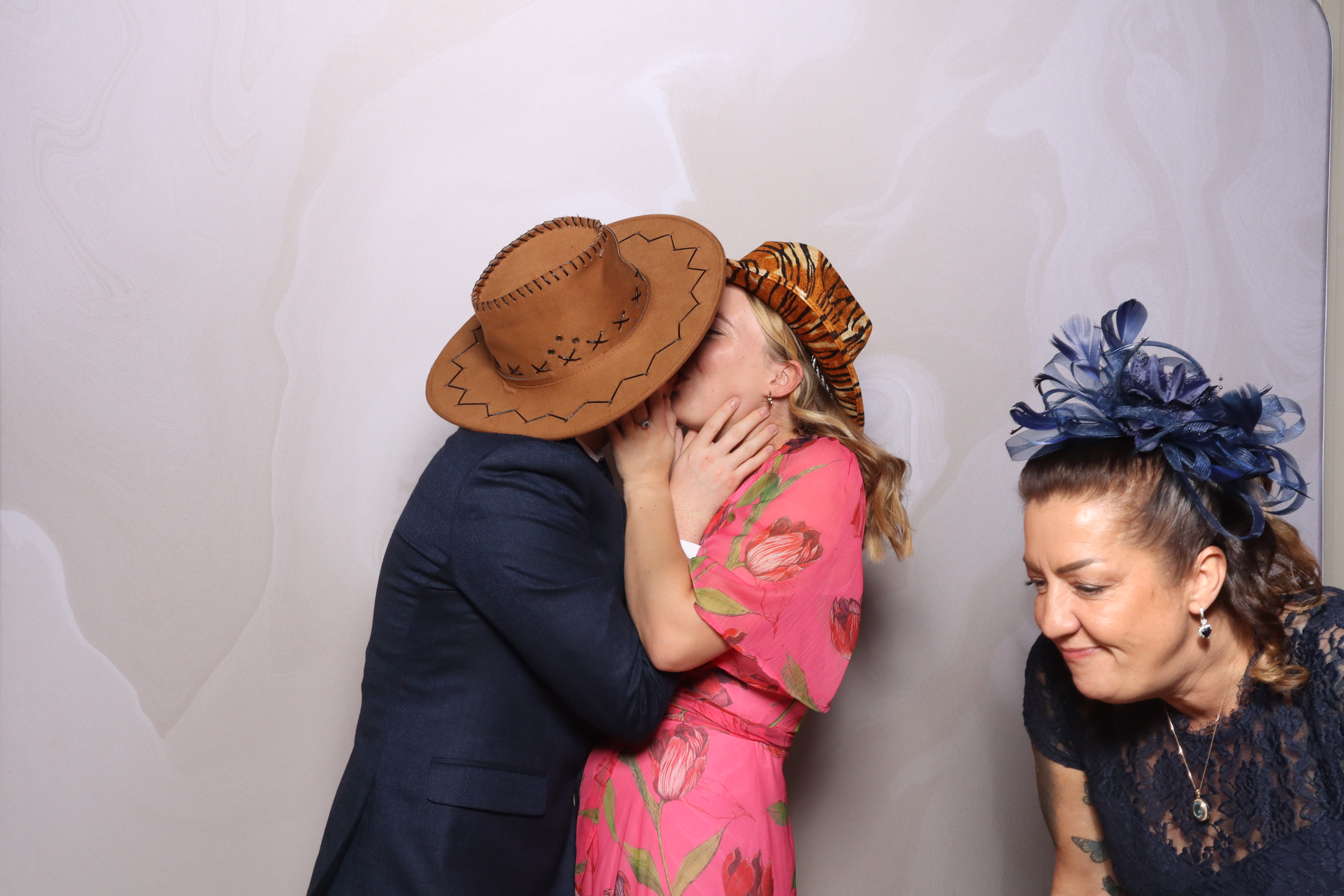 Tyrone and Anna | View more photos from the event at gallery.magicimages.uk/u/MagicImages/Tyrone-and-Anna