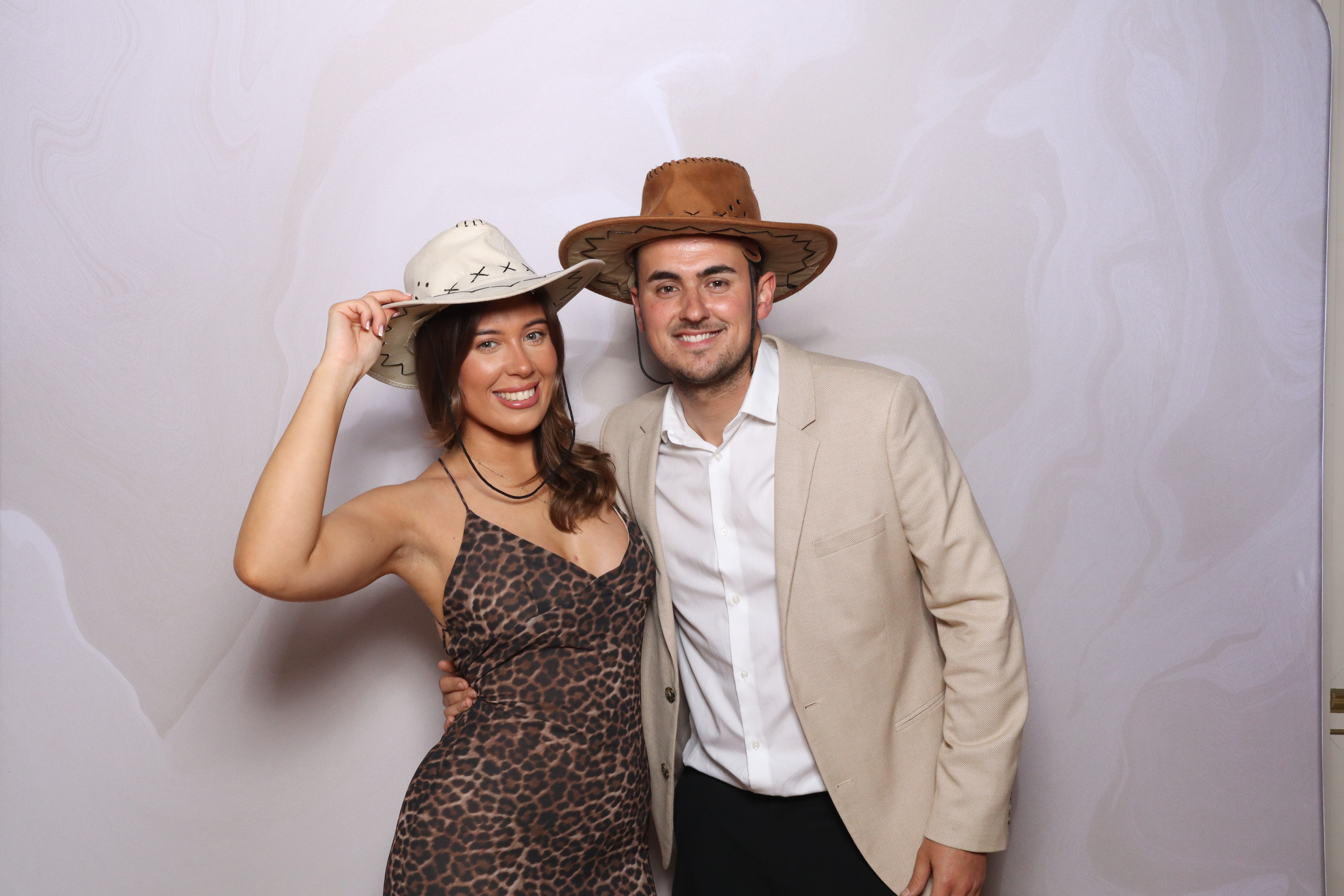 Tyrone and Anna | View more photos from the event at gallery.magicimages.uk/u/MagicImages/Tyrone-and-Anna