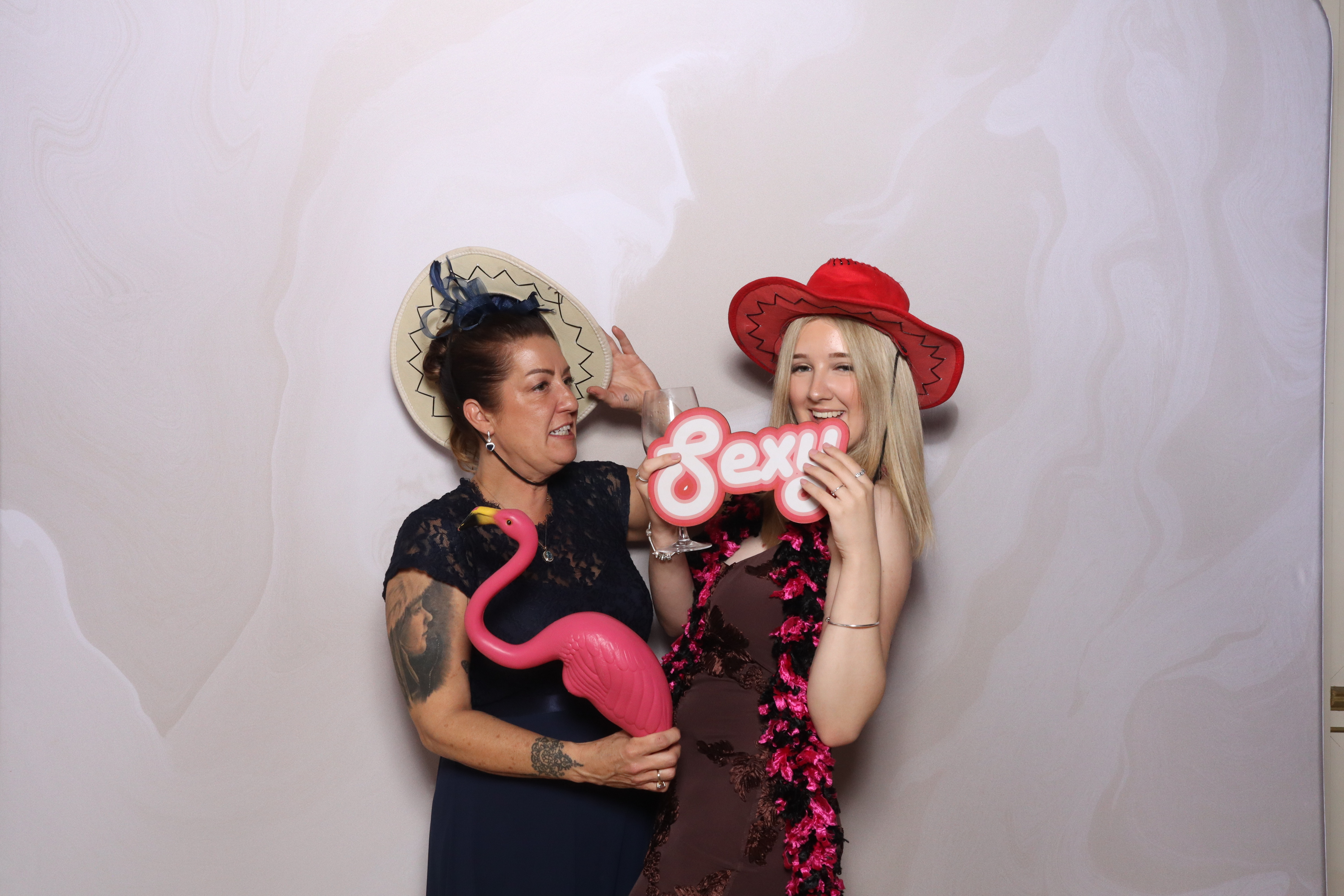 Tyrone and Anna | View more photos from the event at gallery.magicimages.uk/u/MagicImages/Tyrone-and-Anna