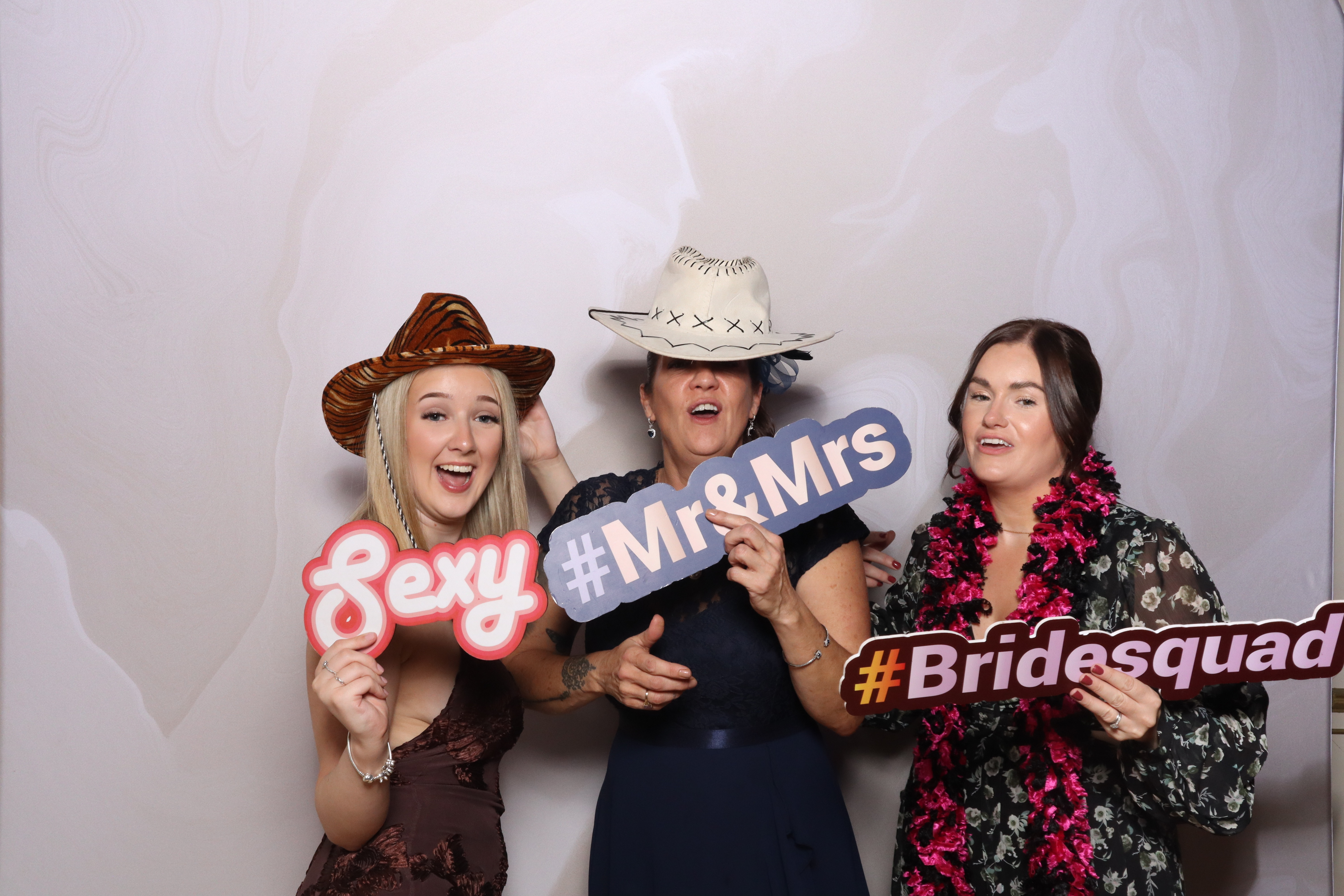 Tyrone and Anna | View more photos from the event at gallery.magicimages.uk/u/MagicImages/Tyrone-and-Anna