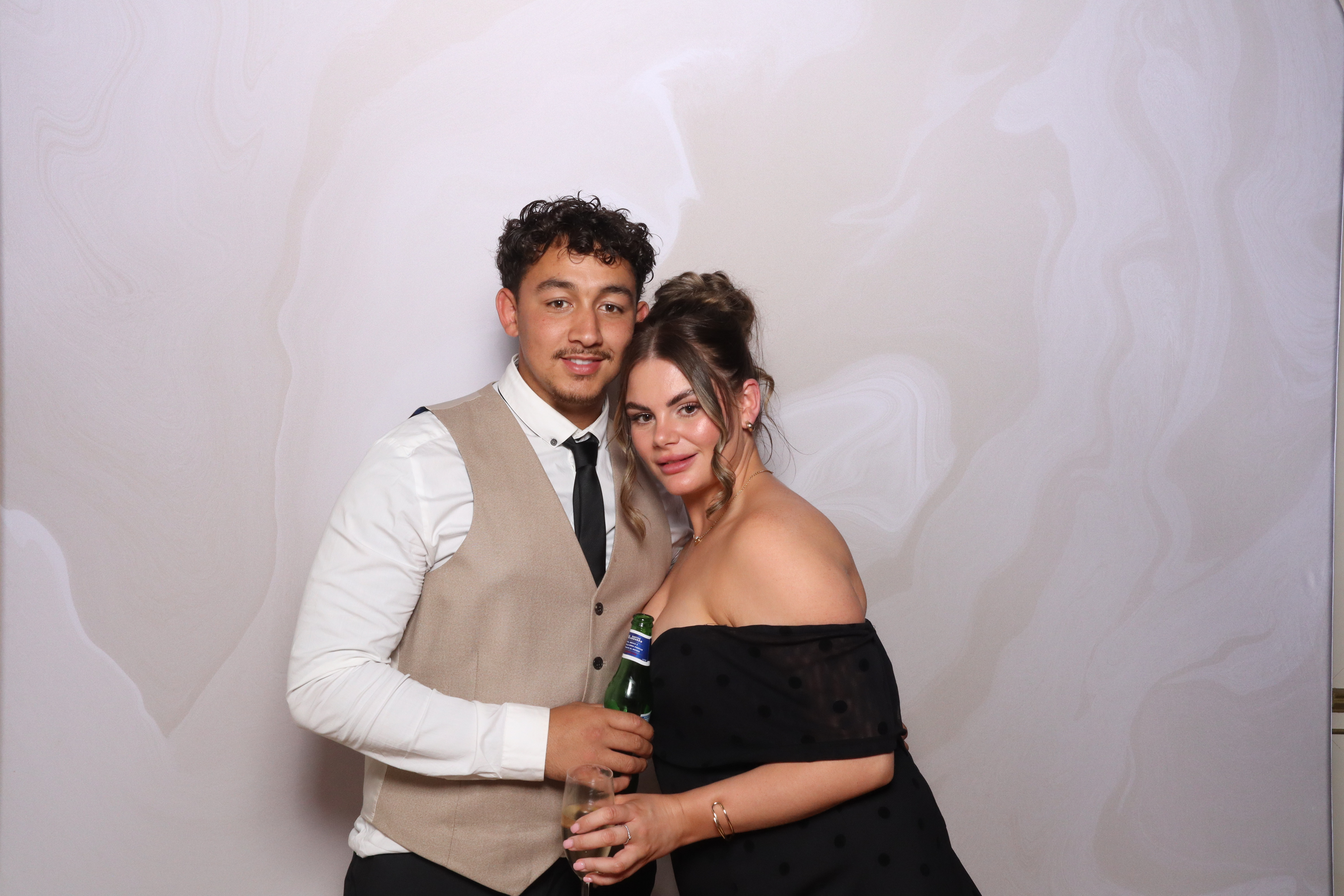 Tyrone and Anna | View more photos from the event at gallery.magicimages.uk/u/MagicImages/Tyrone-and-Anna