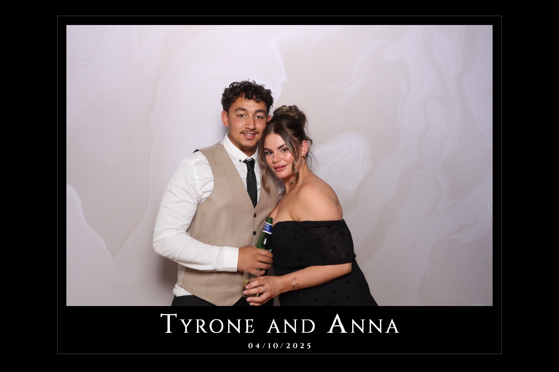 Tyrone and Anna | View more photos from the event at gallery.magicimages.uk/u/MagicImages/Tyrone-and-Anna