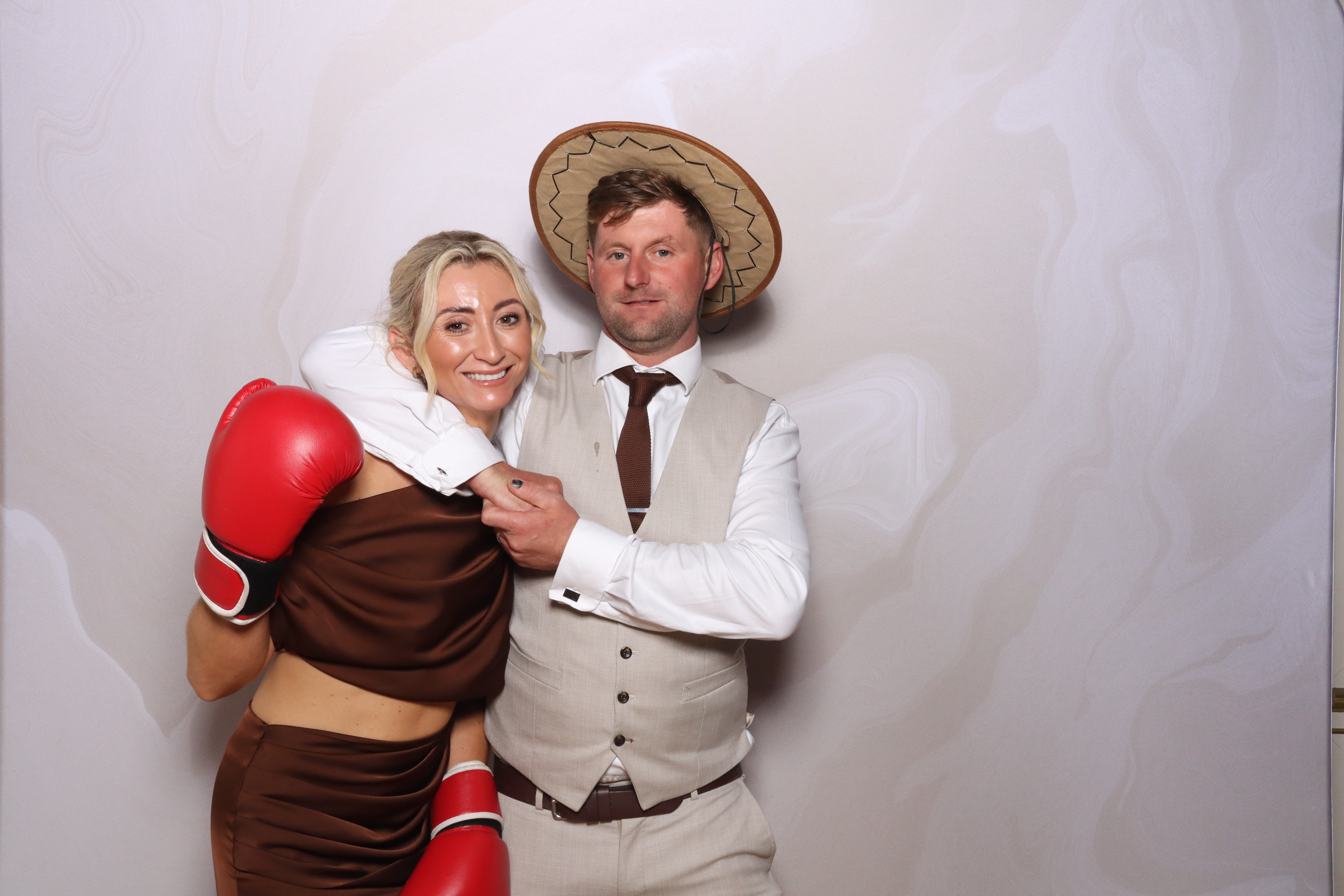 Tyrone and Anna | View more photos from the event at gallery.magicimages.uk/u/MagicImages/Tyrone-and-Anna