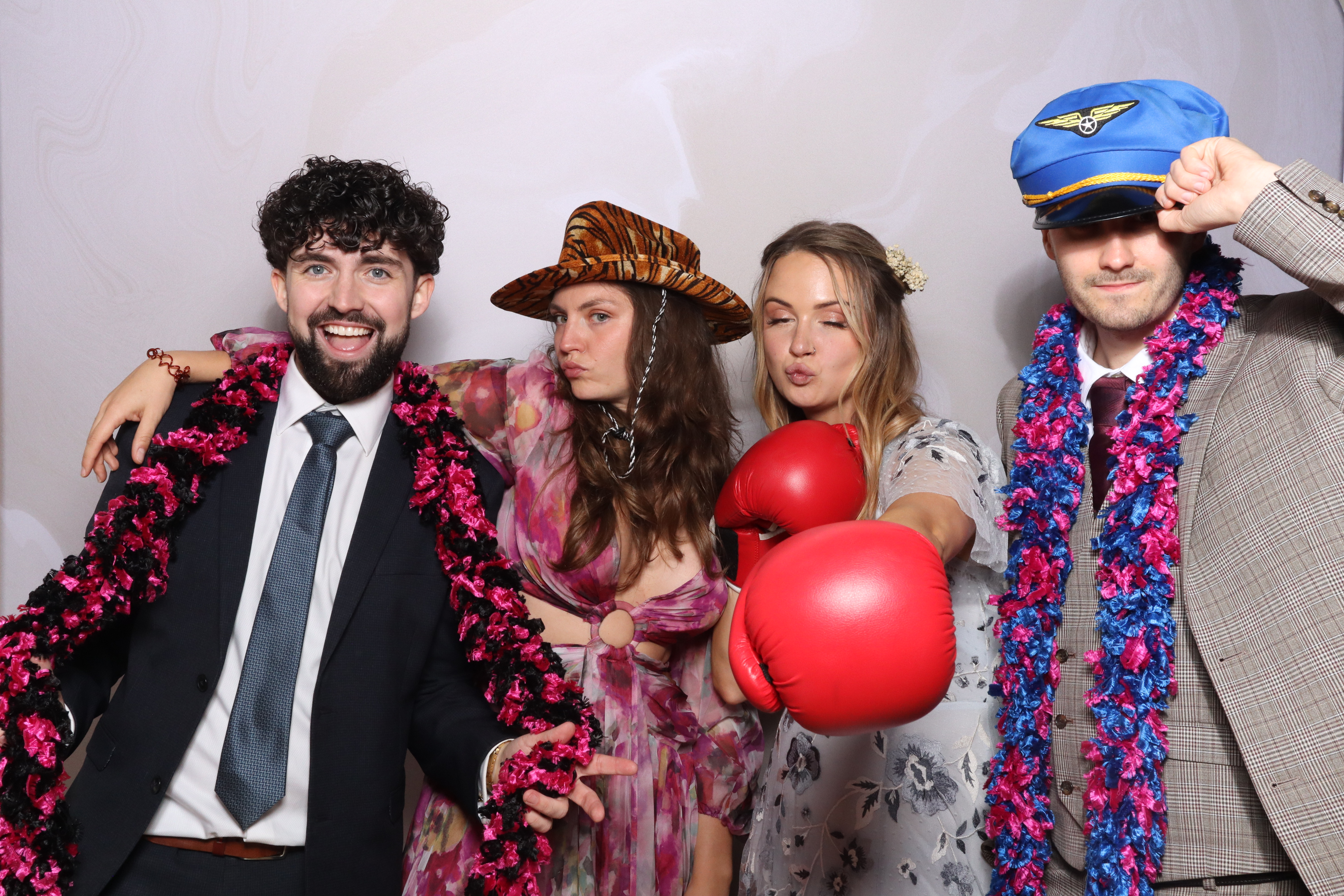 Tyrone and Anna | View more photos from the event at gallery.magicimages.uk/u/MagicImages/Tyrone-and-Anna