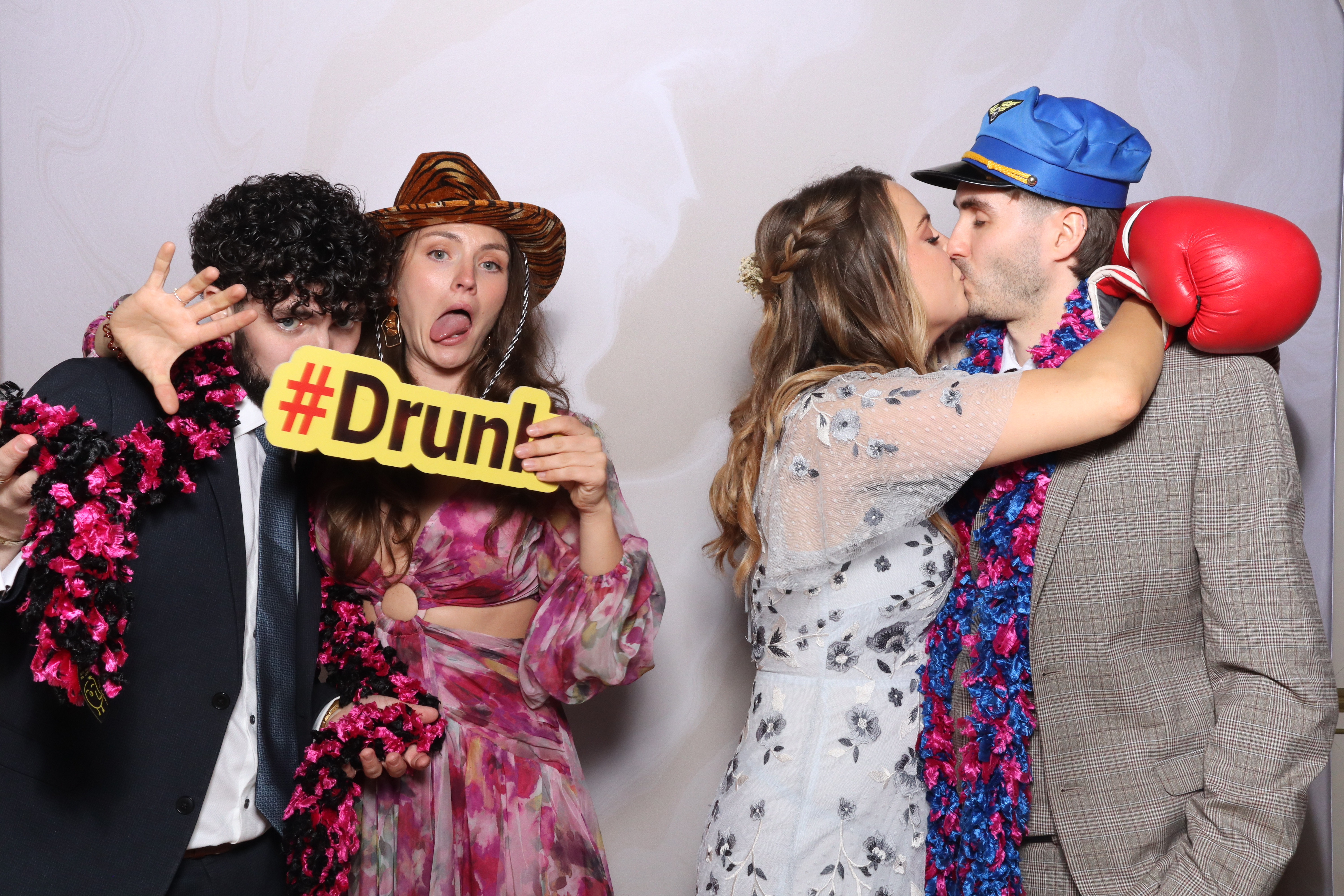 Tyrone and Anna | View more photos from the event at gallery.magicimages.uk/u/MagicImages/Tyrone-and-Anna