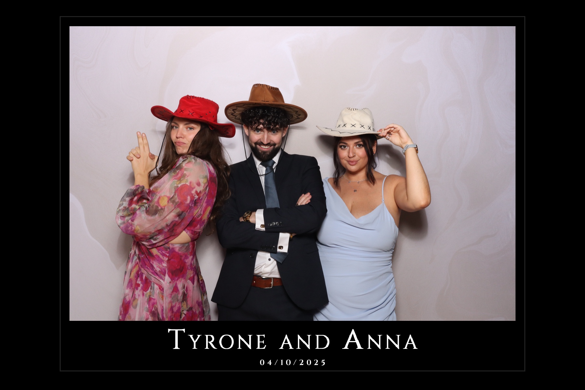 Tyrone and Anna | View more photos from the event at gallery.magicimages.uk/u/MagicImages/Tyrone-and-Anna