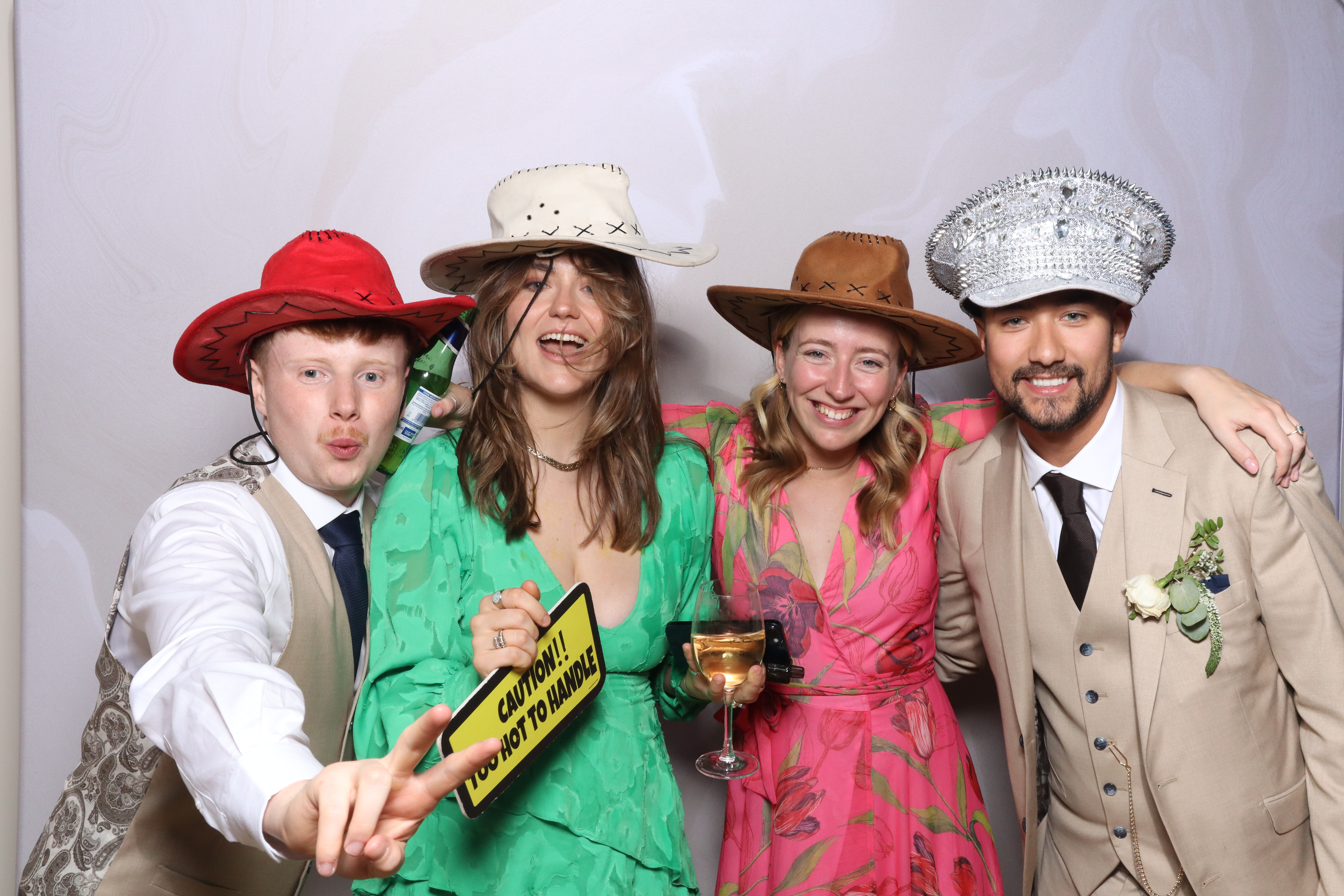 Tyrone and Anna | View more photos from the event at gallery.magicimages.uk/u/MagicImages/Tyrone-and-Anna