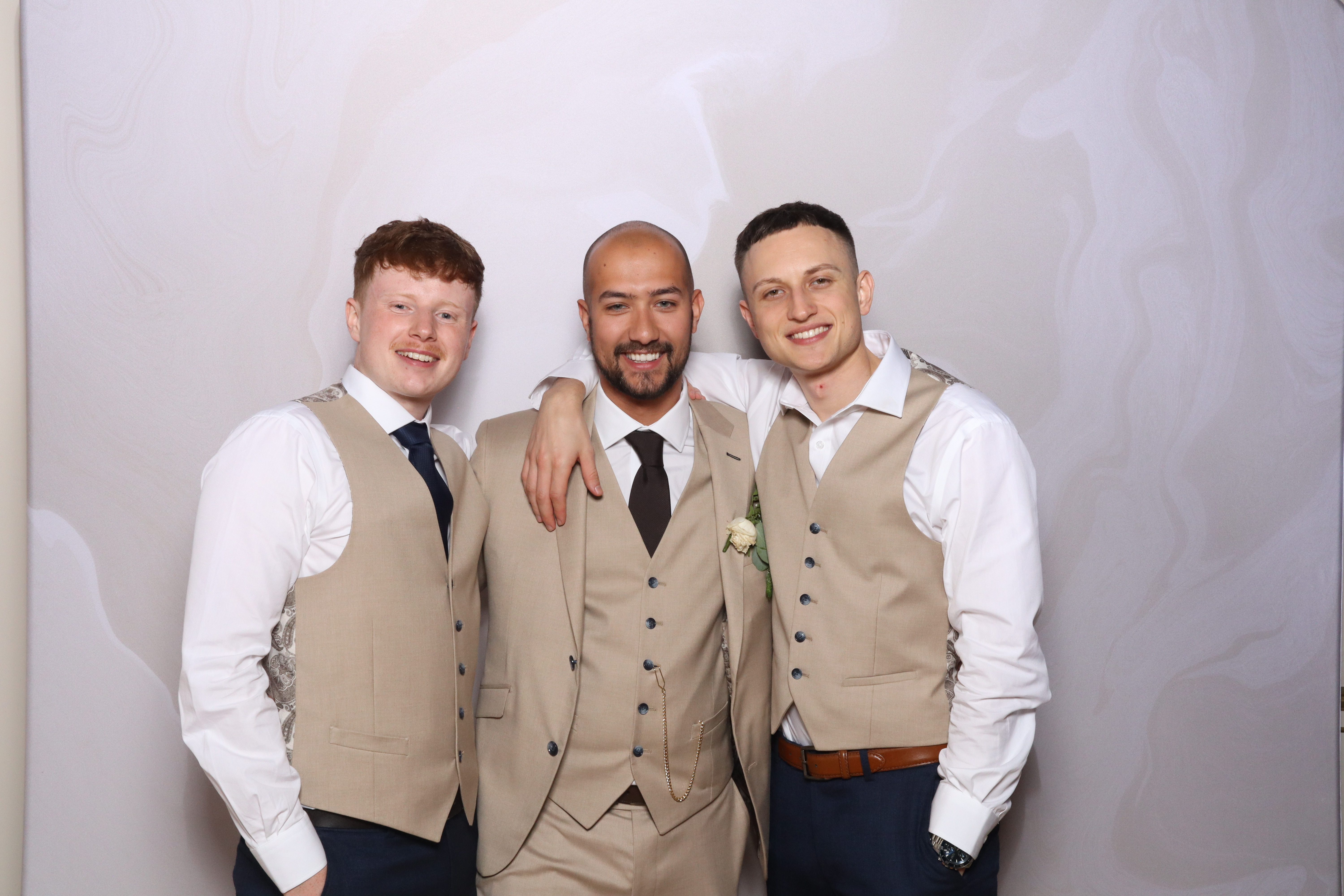 Tyrone and Anna | View more photos from the event at gallery.magicimages.uk/u/MagicImages/Tyrone-and-Anna