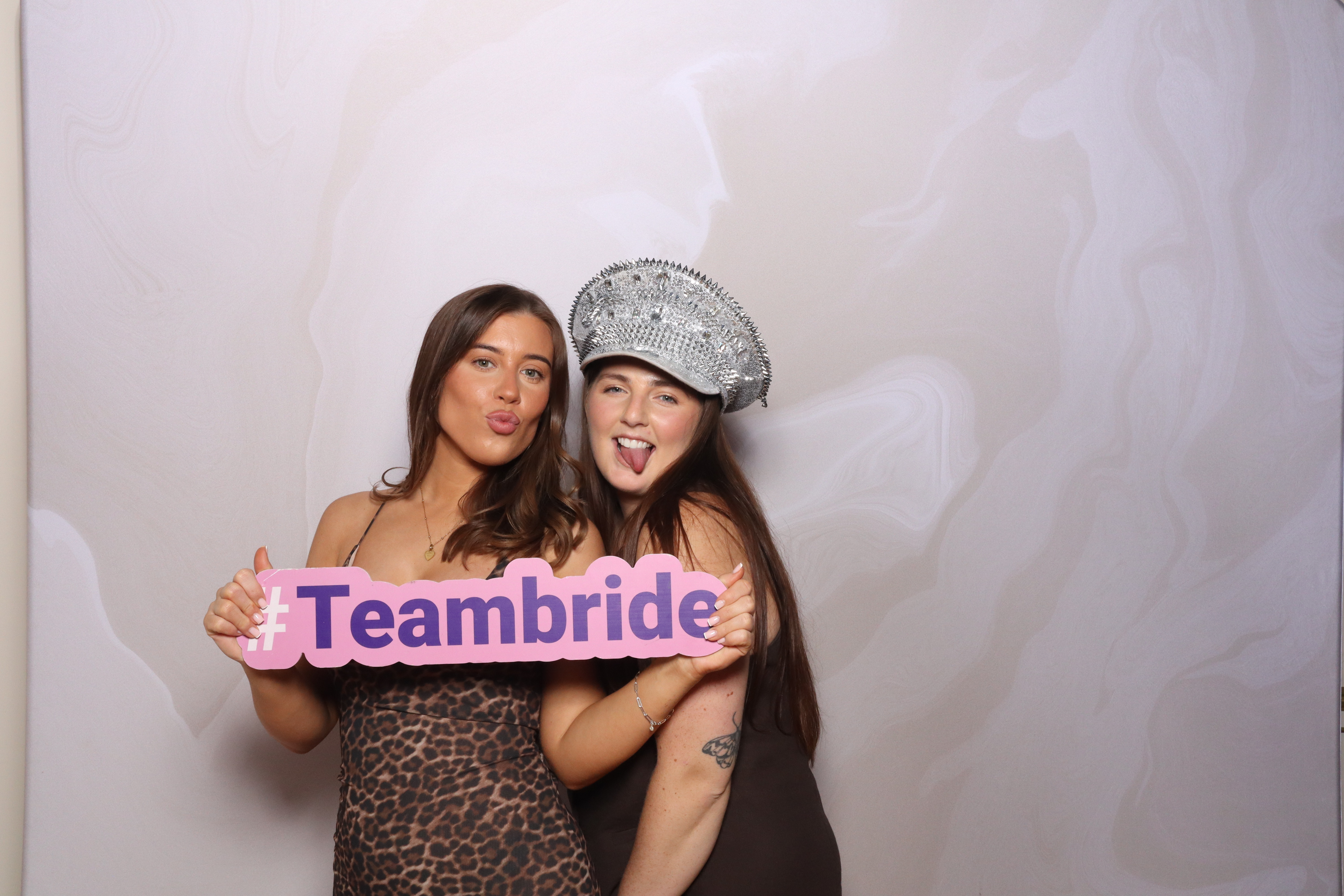 Tyrone and Anna | View more photos from the event at gallery.magicimages.uk/u/MagicImages/Tyrone-and-Anna