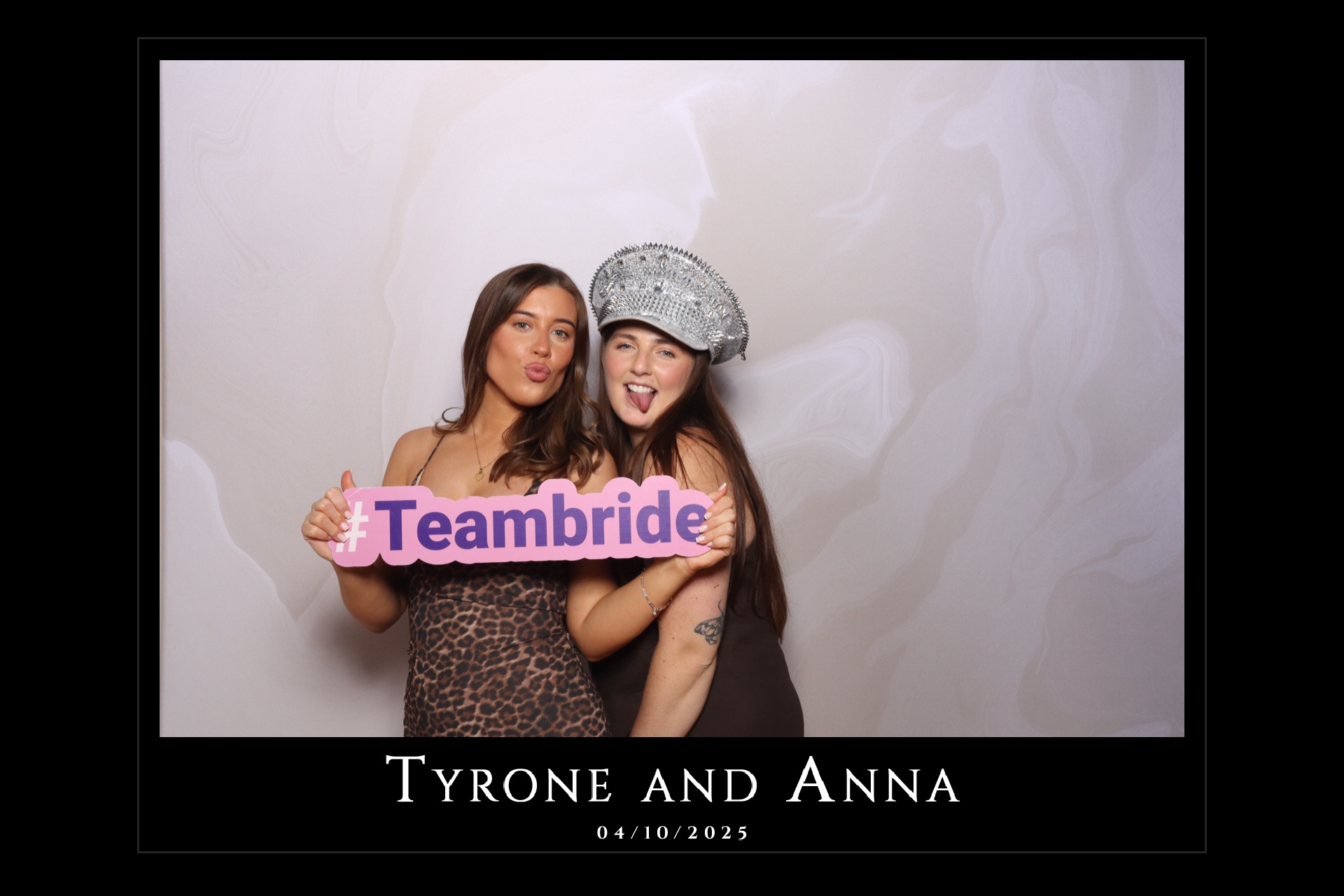 Tyrone and Anna | View more photos from the event at gallery.magicimages.uk/u/MagicImages/Tyrone-and-Anna