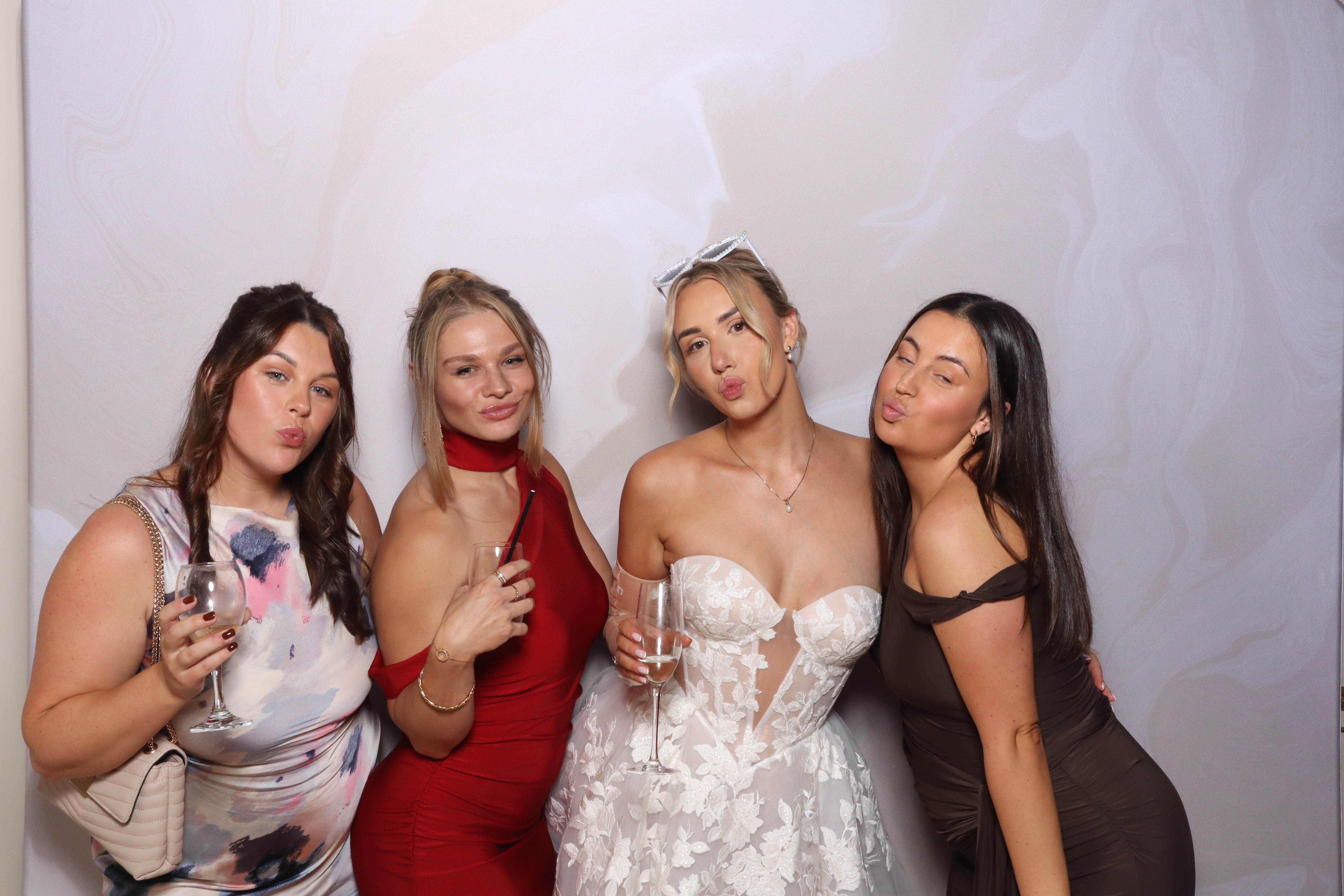 Tyrone and Anna | View more photos from the event at gallery.magicimages.uk/u/MagicImages/Tyrone-and-Anna