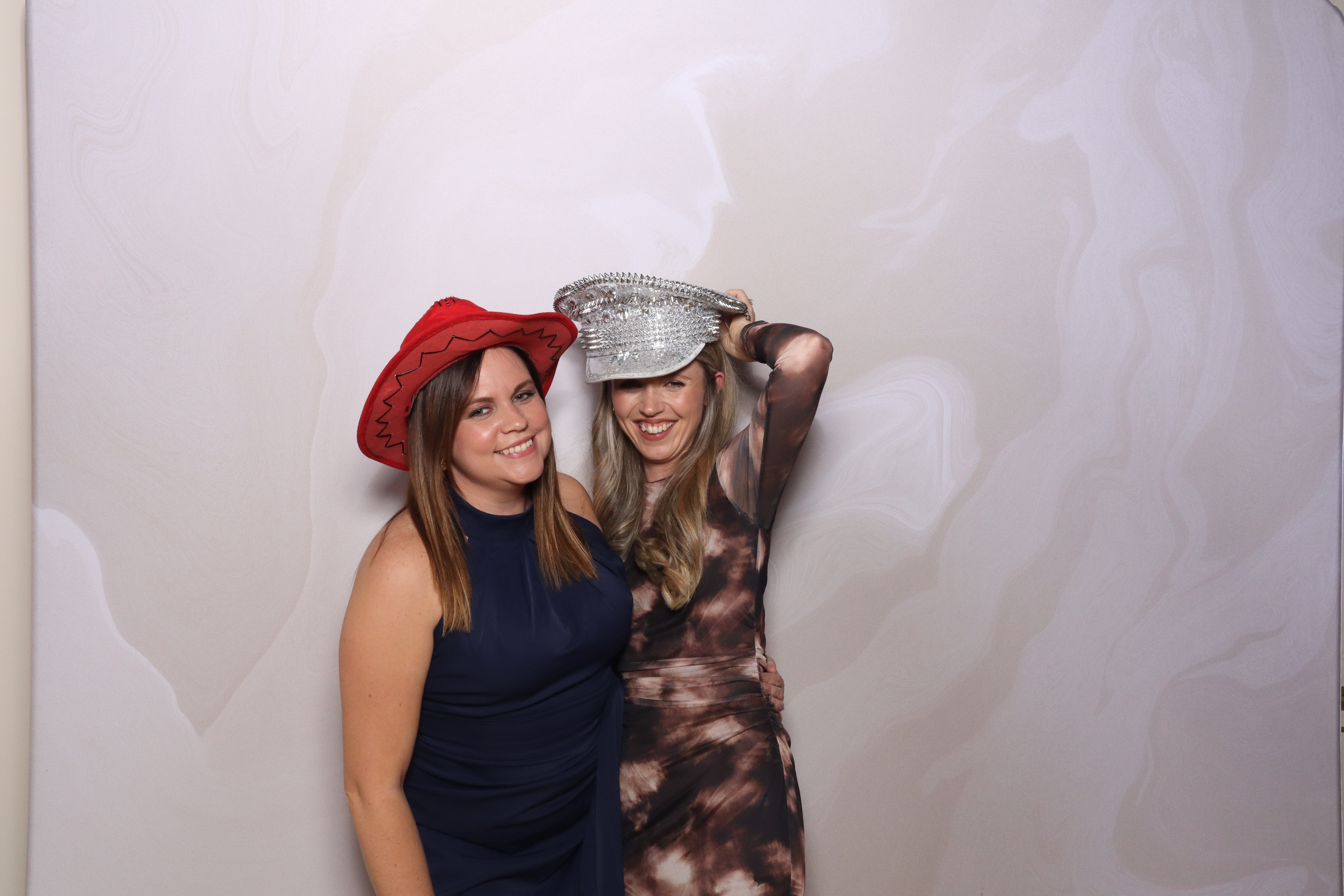 Tyrone and Anna | View more photos from the event at gallery.magicimages.uk/u/MagicImages/Tyrone-and-Anna