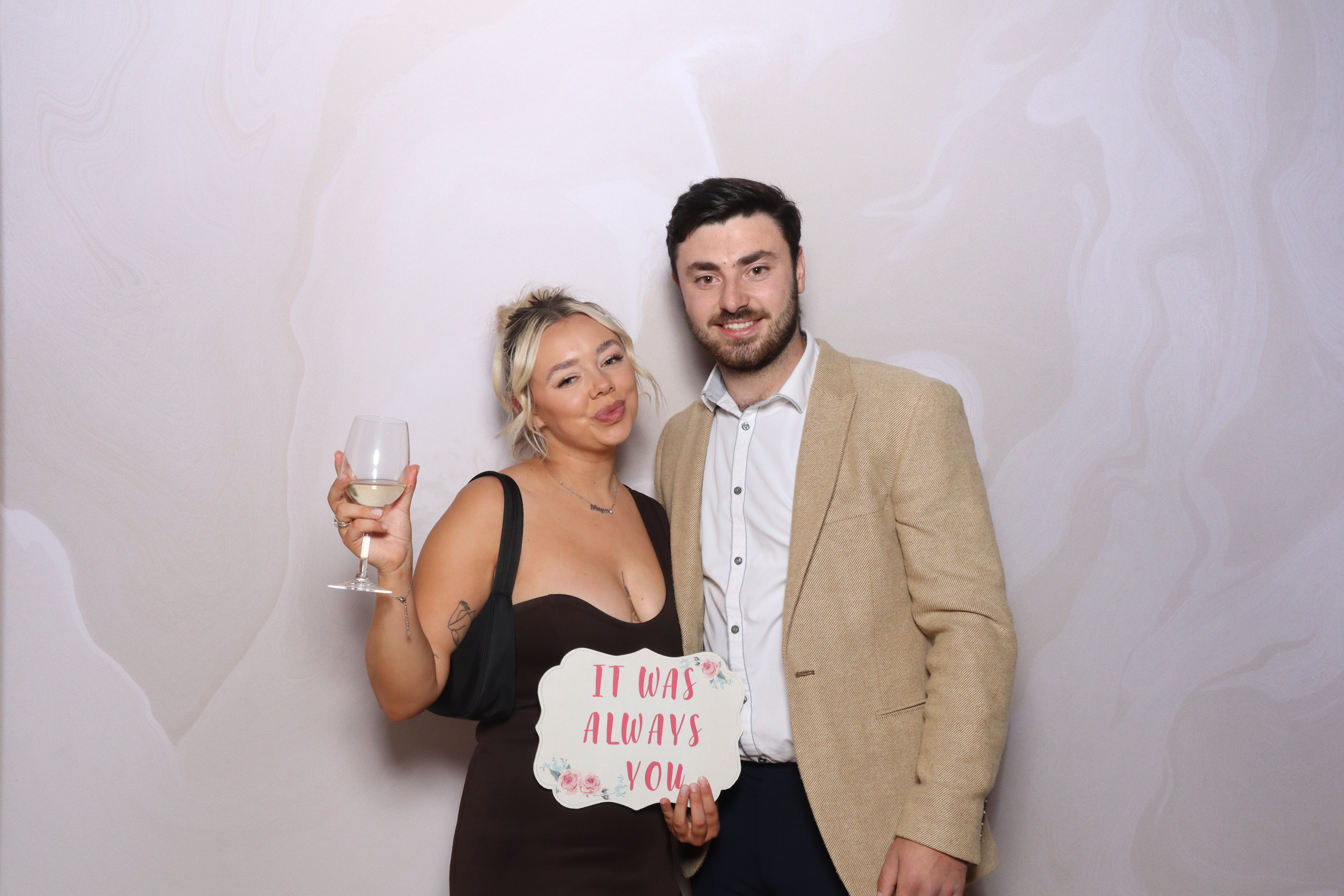 Tyrone and Anna | View more photos from the event at gallery.magicimages.uk/u/MagicImages/Tyrone-and-Anna