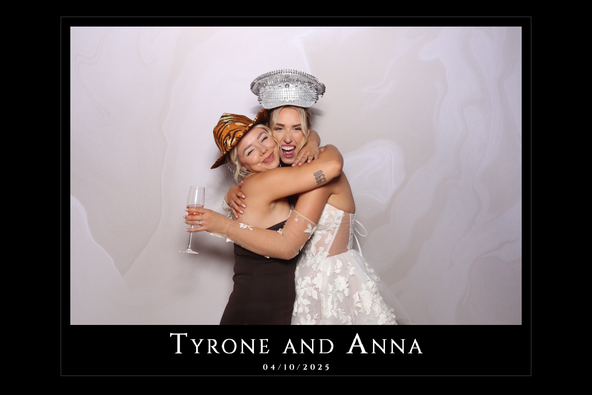 Tyrone and Anna | View more photos from the event at gallery.magicimages.uk/u/MagicImages/Tyrone-and-Anna