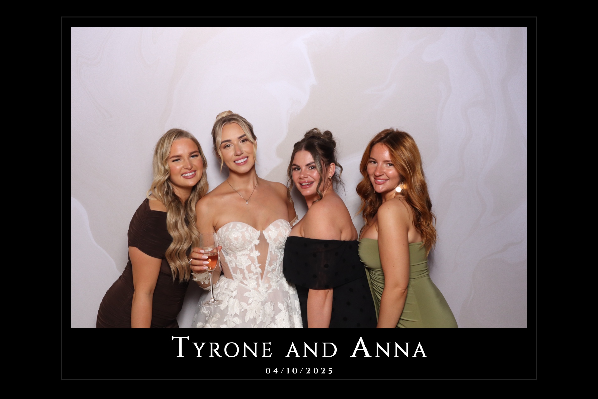 Tyrone and Anna | View more photos from the event at gallery.magicimages.uk/u/MagicImages/Tyrone-and-Anna