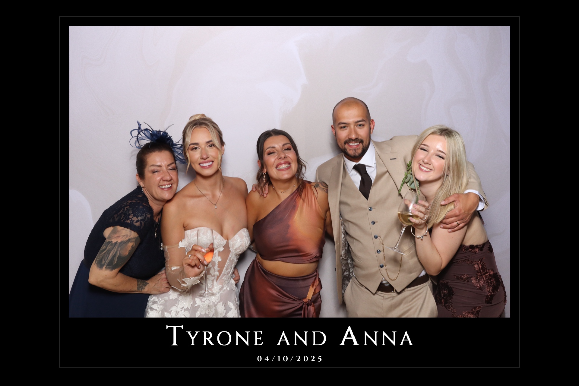 Tyrone and Anna | View more photos from the event at gallery.magicimages.uk/u/MagicImages/Tyrone-and-Anna