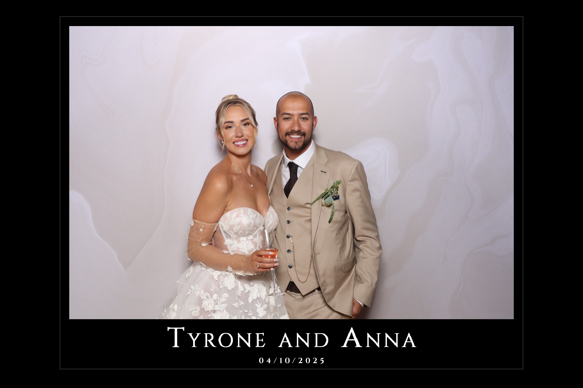 Tyrone and Anna | View more photos from the event at gallery.magicimages.uk/u/MagicImages/Tyrone-and-Anna