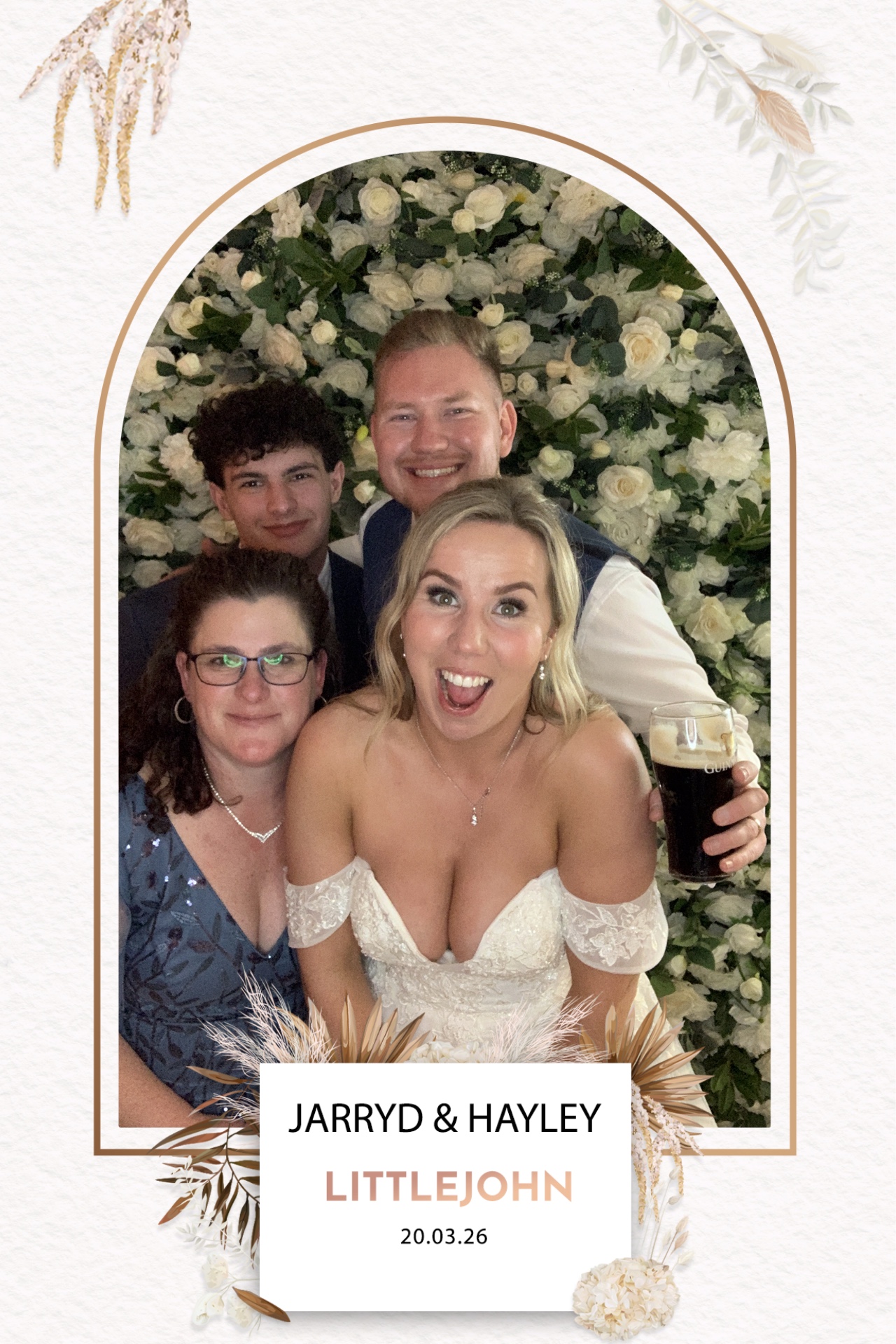 Jarryd & Hayley Photo booth images  | View more photos from the event at gallery.magicimages.uk/u/MagicImages/Jarryd-Hayley-Photo-booth-images