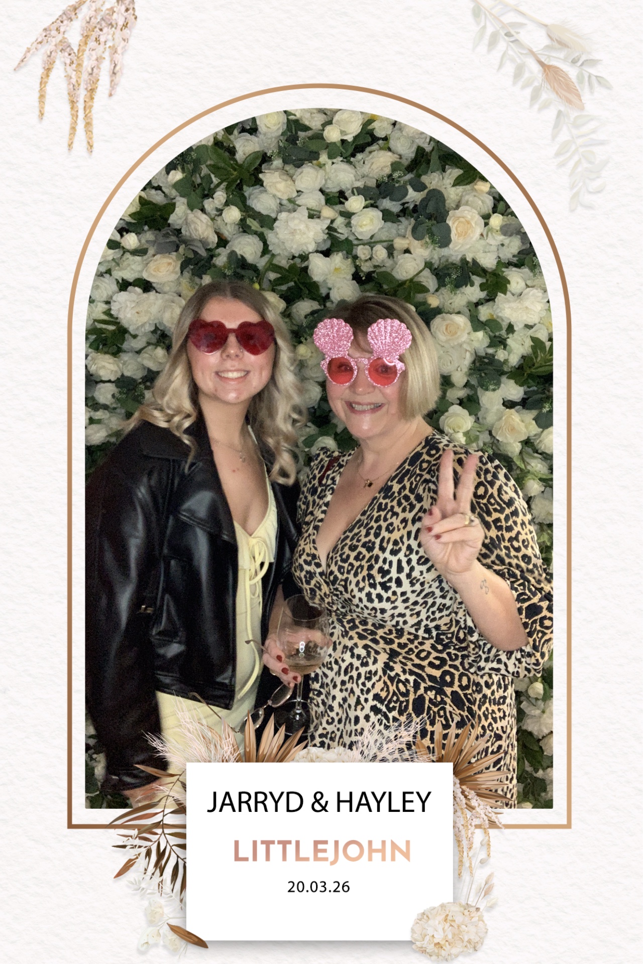 Jarryd & Hayley Photo booth images  | View more photos from the event at gallery.magicimages.uk/u/MagicImages/Jarryd-Hayley-Photo-booth-images