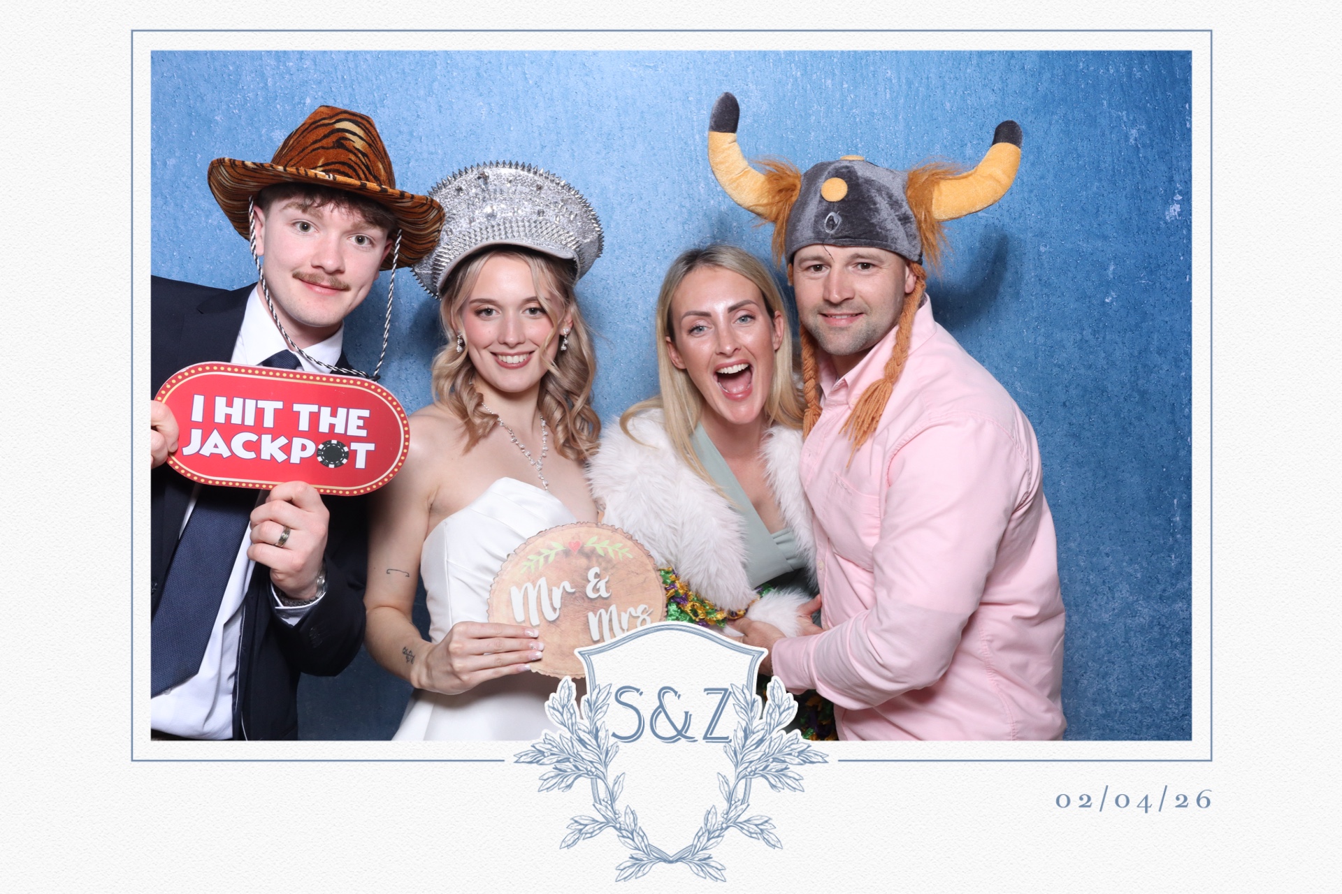 Skye & Zach  | View more photos from the event at gallery.magicimages.uk/u/MagicImages/Skye-Zach