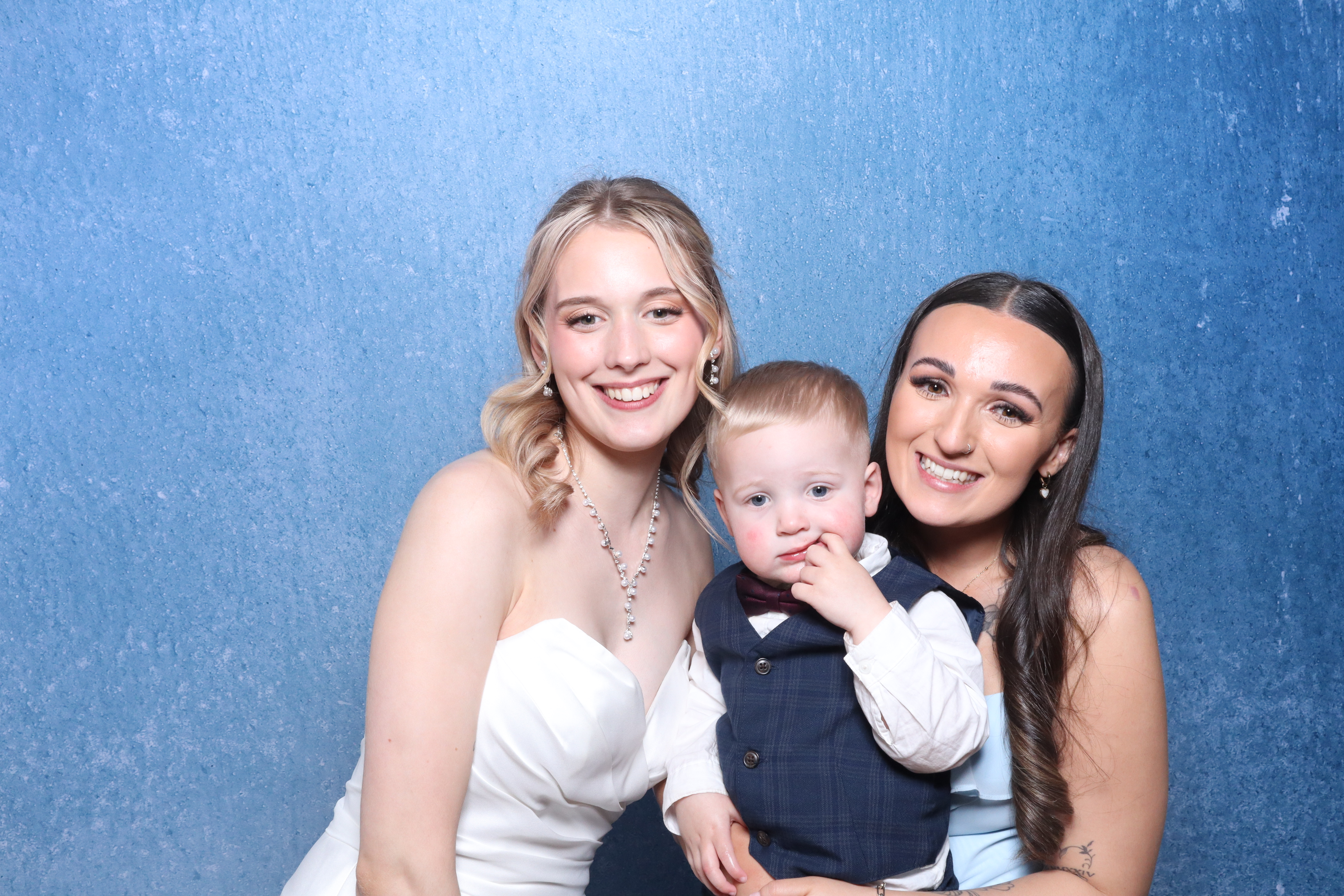 Skye & Zach  | View more photos from the event at gallery.magicimages.uk/u/MagicImages/Skye-Zach