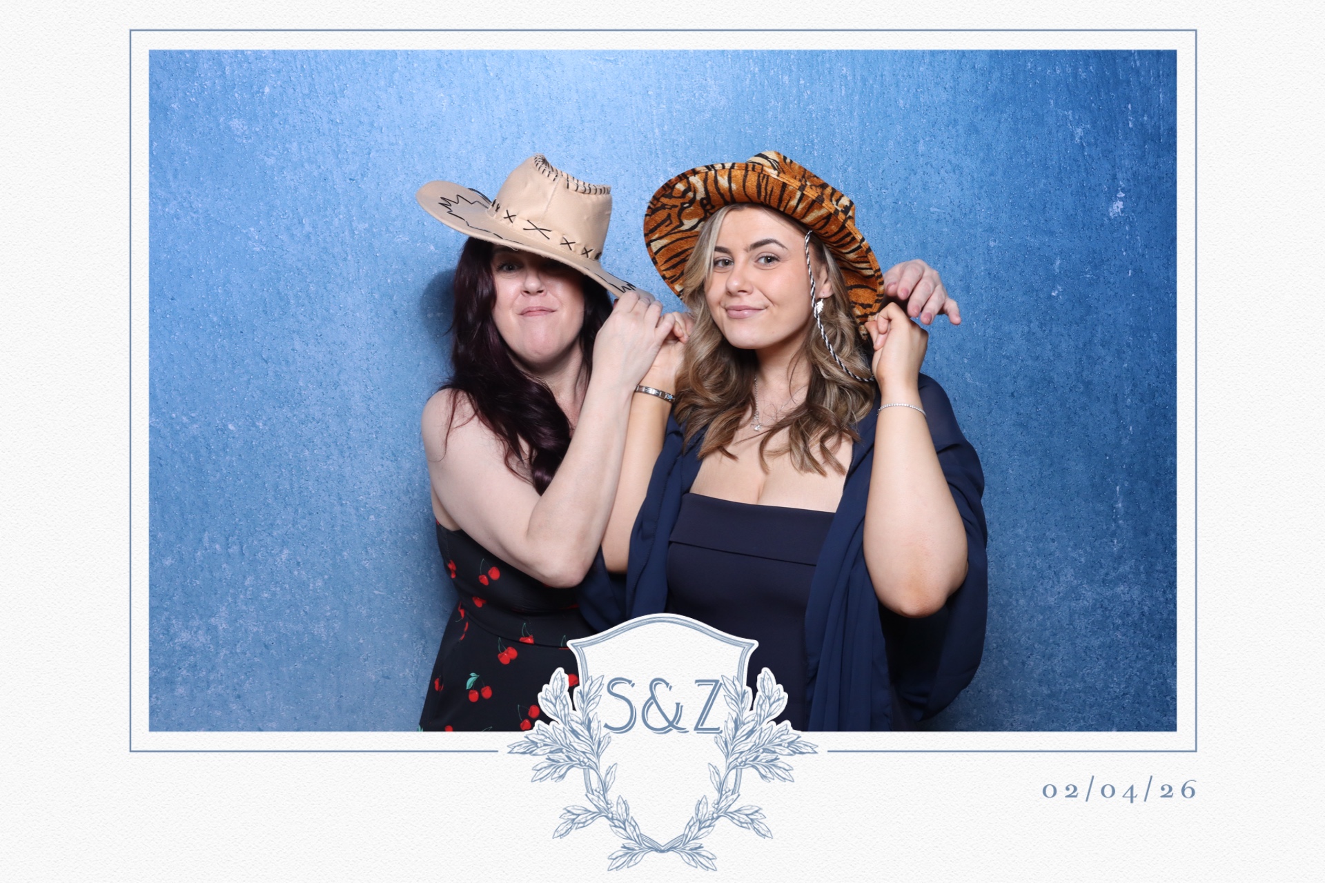 Skye & Zach  | View more photos from the event at gallery.magicimages.uk/u/MagicImages/Skye-Zach