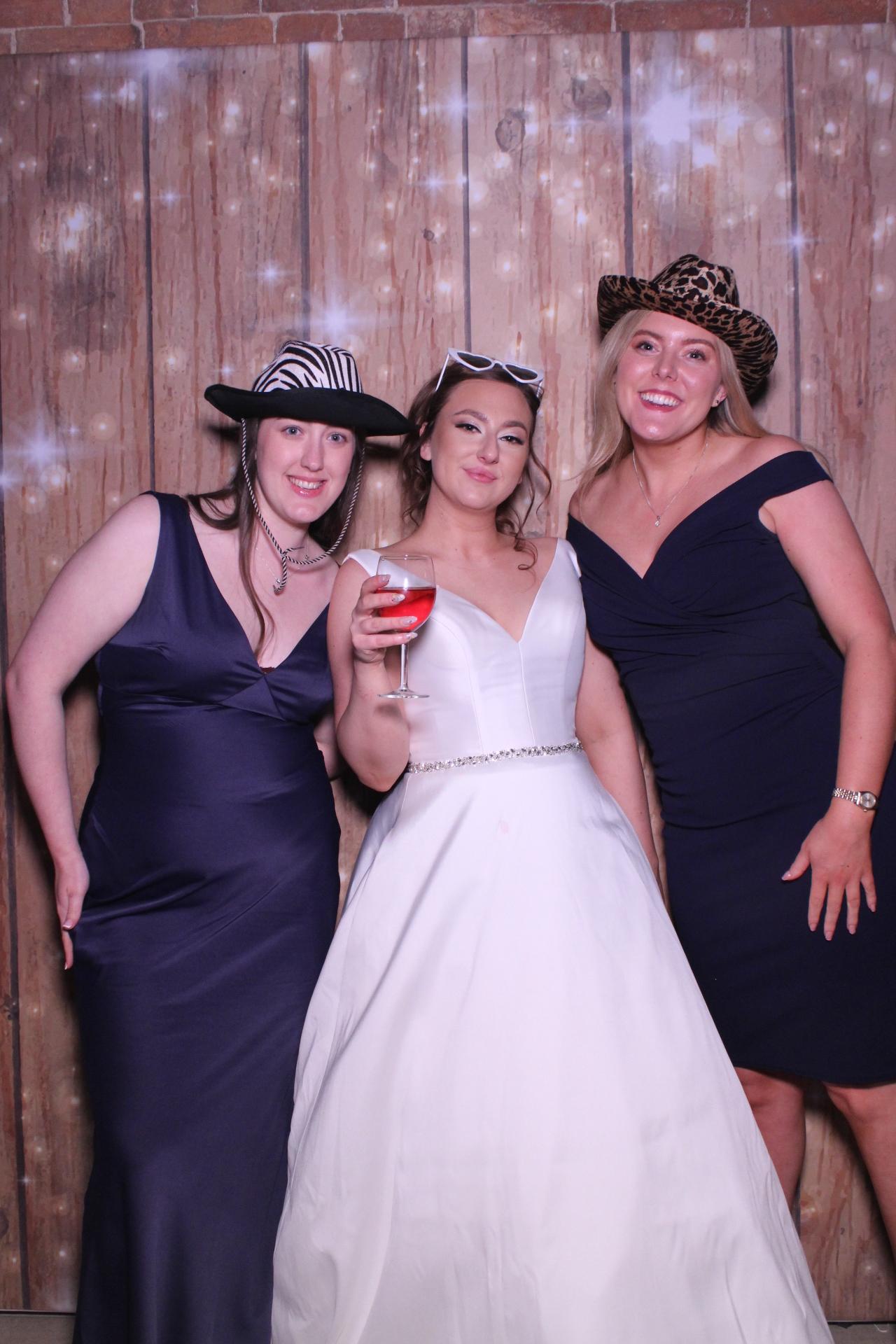 Wedding  | View more photos from the event at gallery.magicimages.uk/u/MagicImages/Wedding