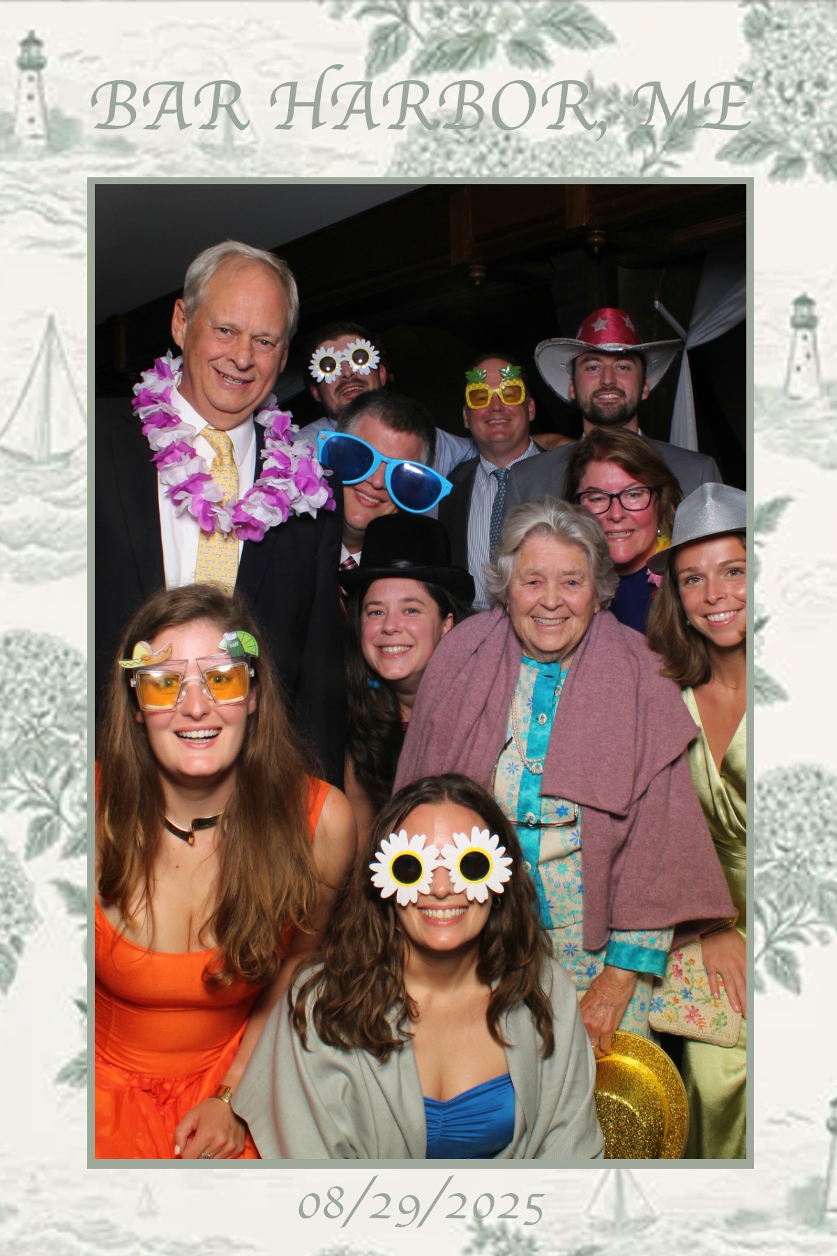 Bar Harbor Wedding | View more photos from the event at gallery.mainemagicmirror.com/u/MaineMagicMirror/Bar-Harbor-Wedding