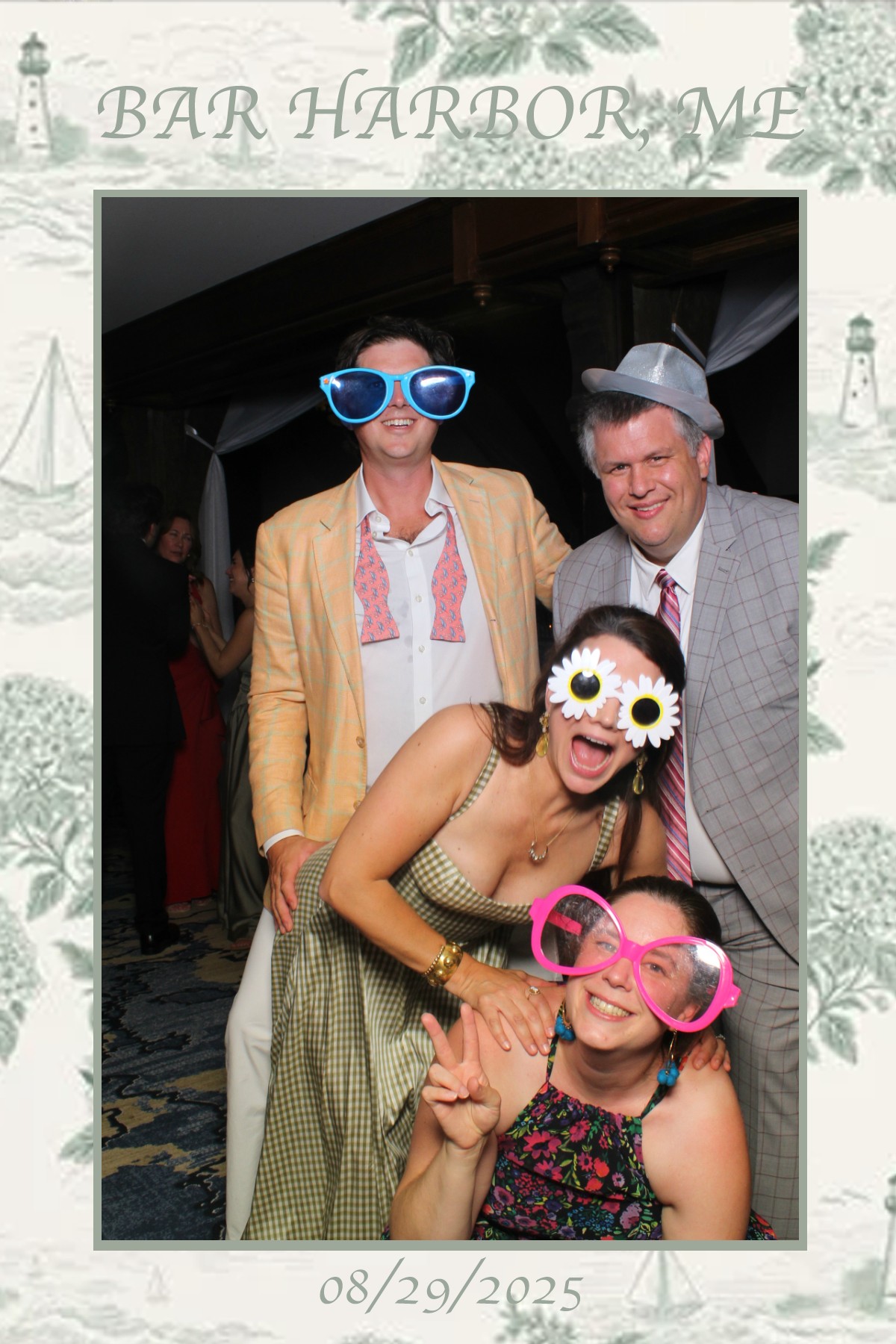 Bar Harbor Wedding | View more photos from the event at gallery.mainemagicmirror.com/u/MaineMagicMirror/Bar-Harbor-Wedding