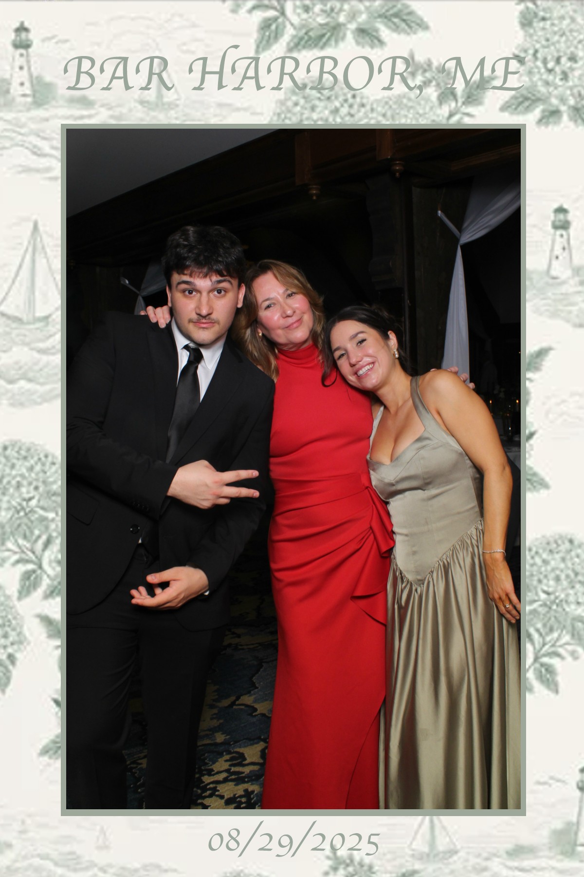 Bar Harbor Wedding | View more photos from the event at gallery.mainemagicmirror.com/u/MaineMagicMirror/Bar-Harbor-Wedding