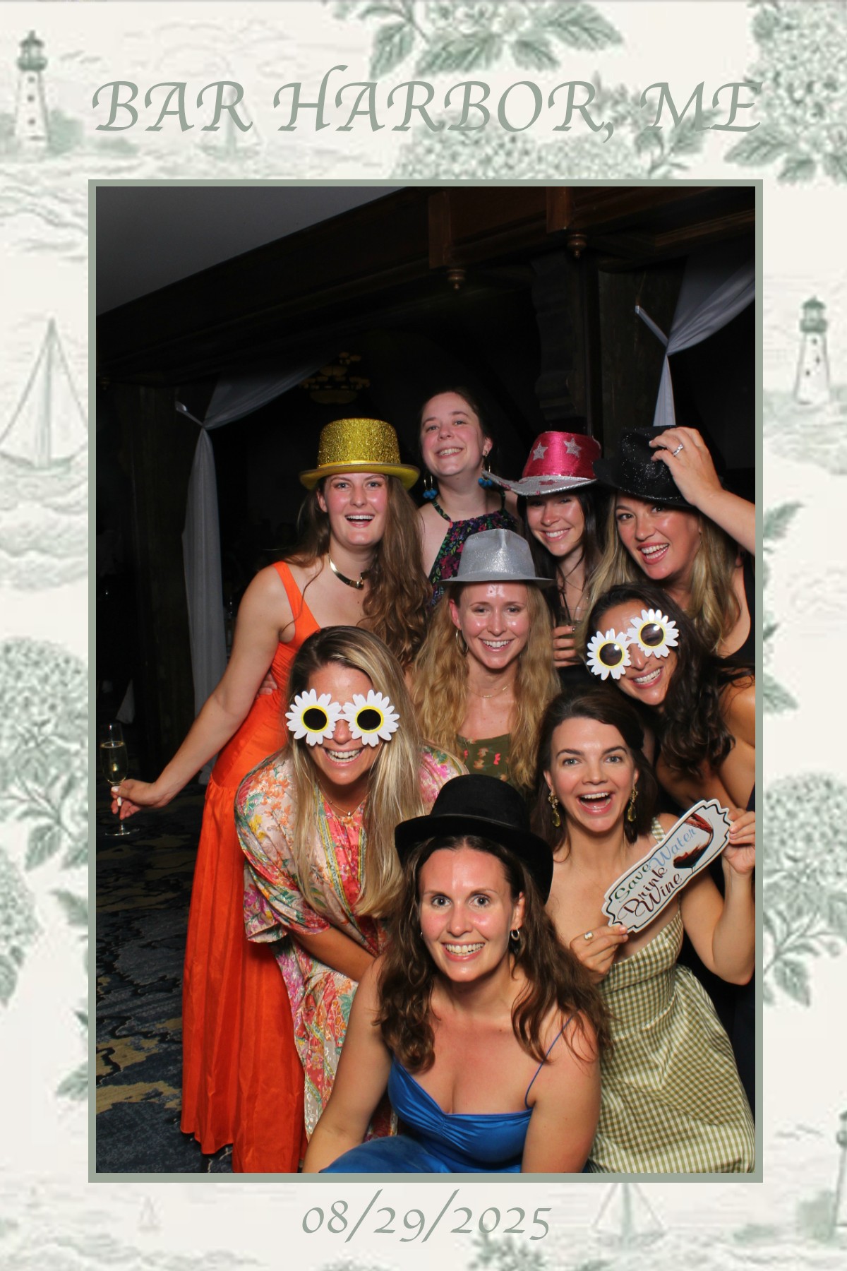 Bar Harbor Wedding | View more photos from the event at gallery.mainemagicmirror.com/u/MaineMagicMirror/Bar-Harbor-Wedding