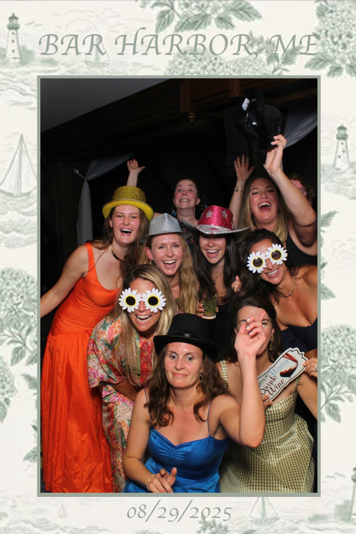 Bar Harbor Wedding | View more photos from the event at gallery.mainemagicmirror.com/u/MaineMagicMirror/Bar-Harbor-Wedding