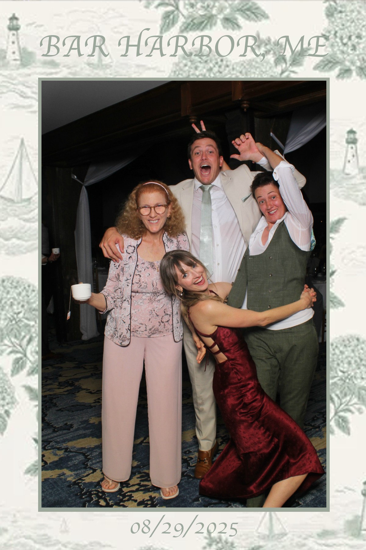 Bar Harbor Wedding | View more photos from the event at gallery.mainemagicmirror.com/u/MaineMagicMirror/Bar-Harbor-Wedding