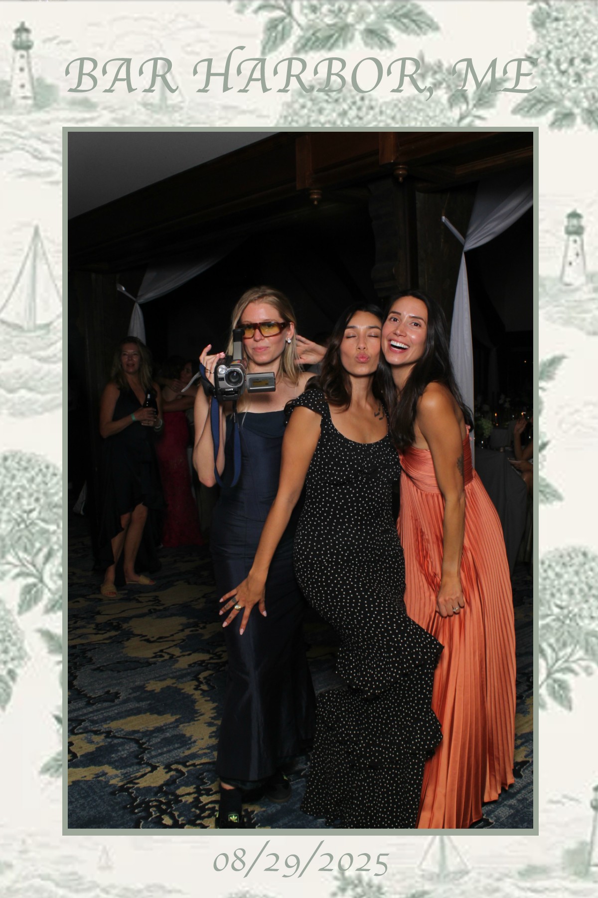 Bar Harbor Wedding | View more photos from the event at gallery.mainemagicmirror.com/u/MaineMagicMirror/Bar-Harbor-Wedding