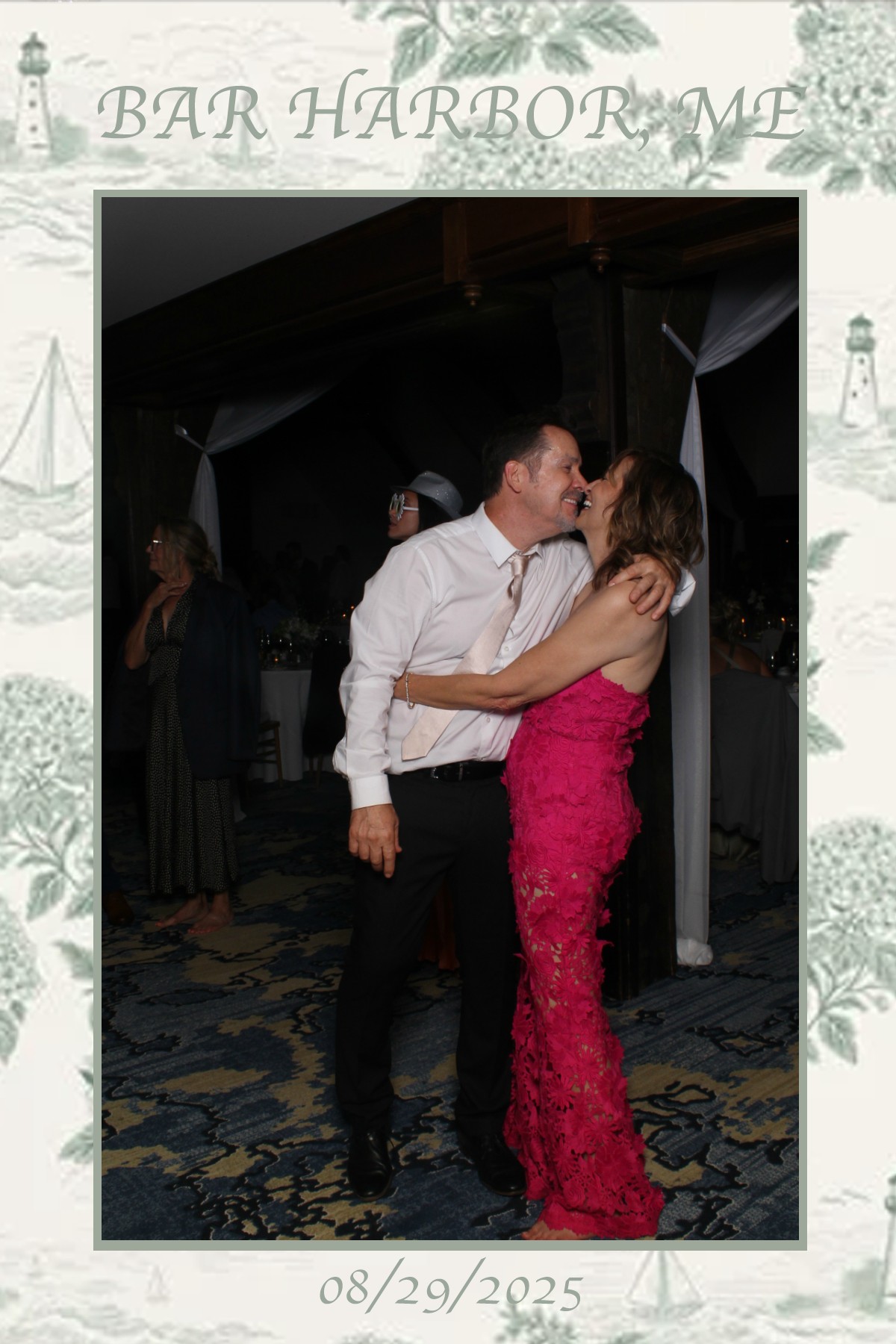 Bar Harbor Wedding | View more photos from the event at gallery.mainemagicmirror.com/u/MaineMagicMirror/Bar-Harbor-Wedding