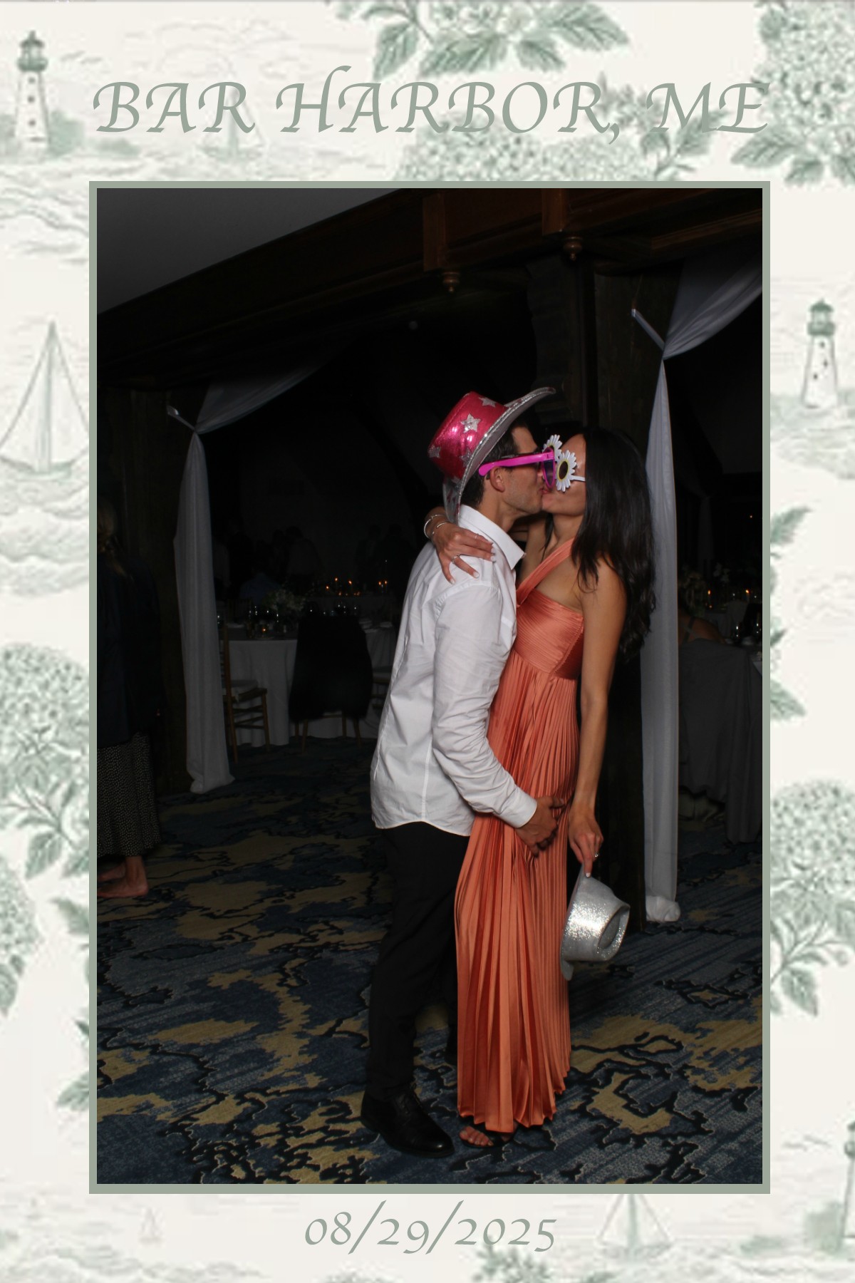 Bar Harbor Wedding | View more photos from the event at gallery.mainemagicmirror.com/u/MaineMagicMirror/Bar-Harbor-Wedding