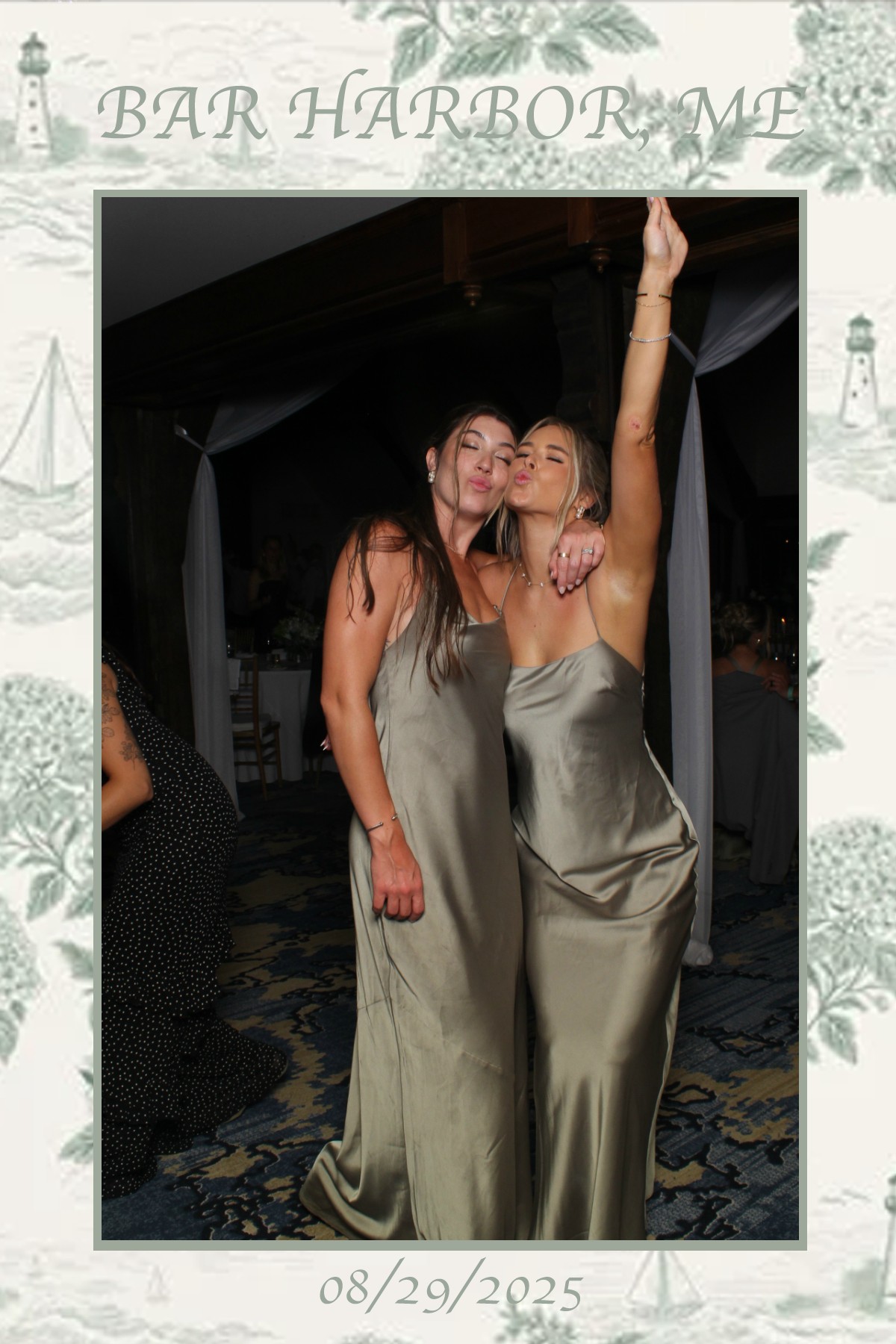 Bar Harbor Wedding | View more photos from the event at gallery.mainemagicmirror.com/u/MaineMagicMirror/Bar-Harbor-Wedding