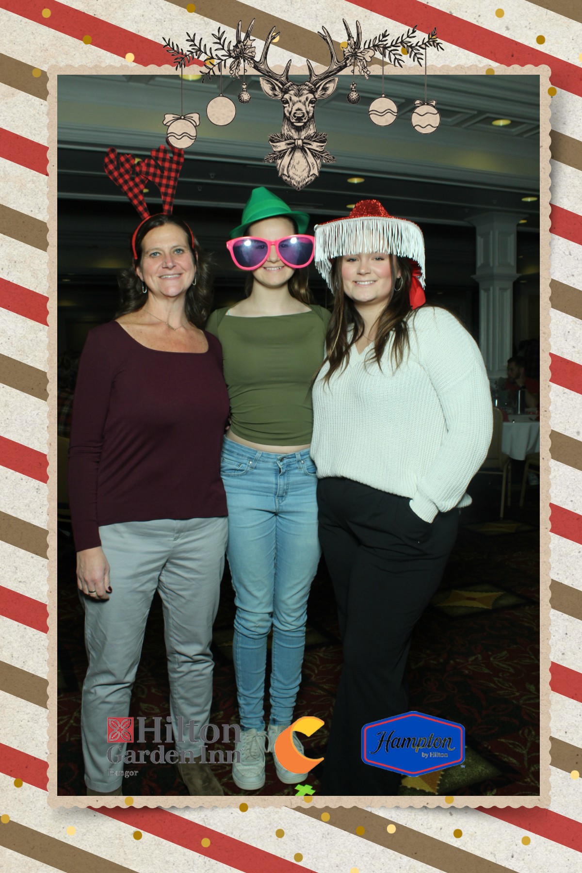 Hilton Garden Inn, Hampton Inn, Comfort Inn Holiday 2025 | View more photos from the event at gallery.mainemagicmirror.com/u/MaineMagicMirror/Hilton-Garden-Inn-Hampton-Inn-Comfort-Inn-Holiday-2025