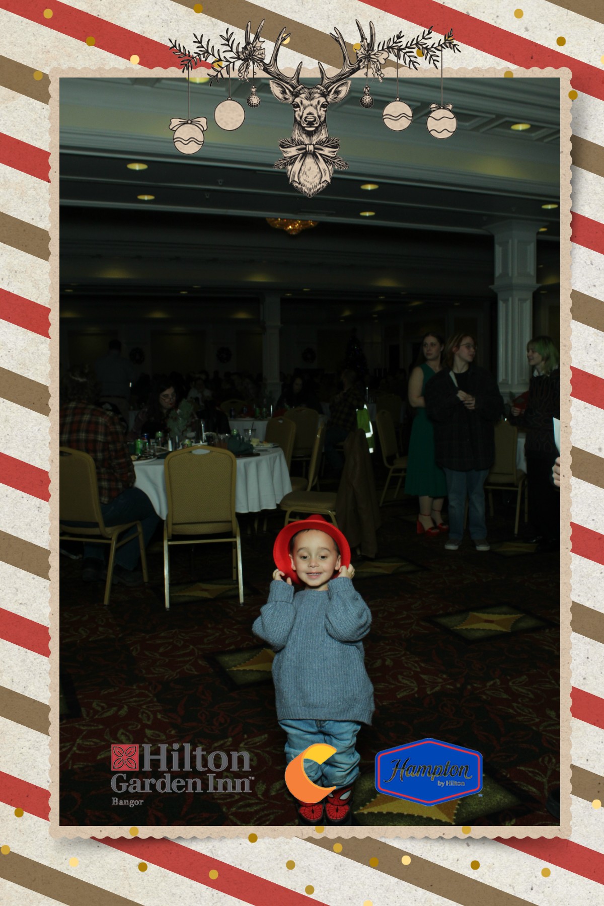 Hilton Garden Inn, Hampton Inn, Comfort Inn Holiday 2025 | View more photos from the event at gallery.mainemagicmirror.com/u/MaineMagicMirror/Hilton-Garden-Inn-Hampton-Inn-Comfort-Inn-Holiday-2025