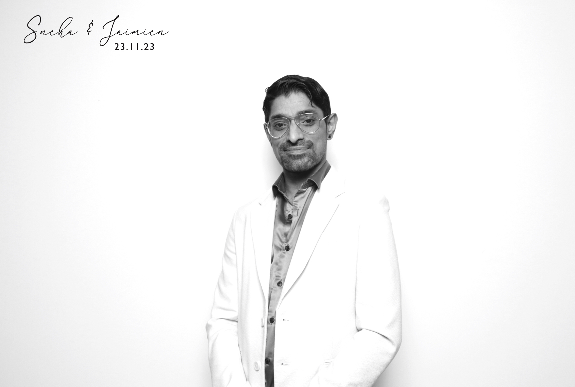Sneha & Jaimien | View more photos from the event at images.mobile-photo-booth.com/u/MobilePhotoBoothUK/Sneha-Jaimien