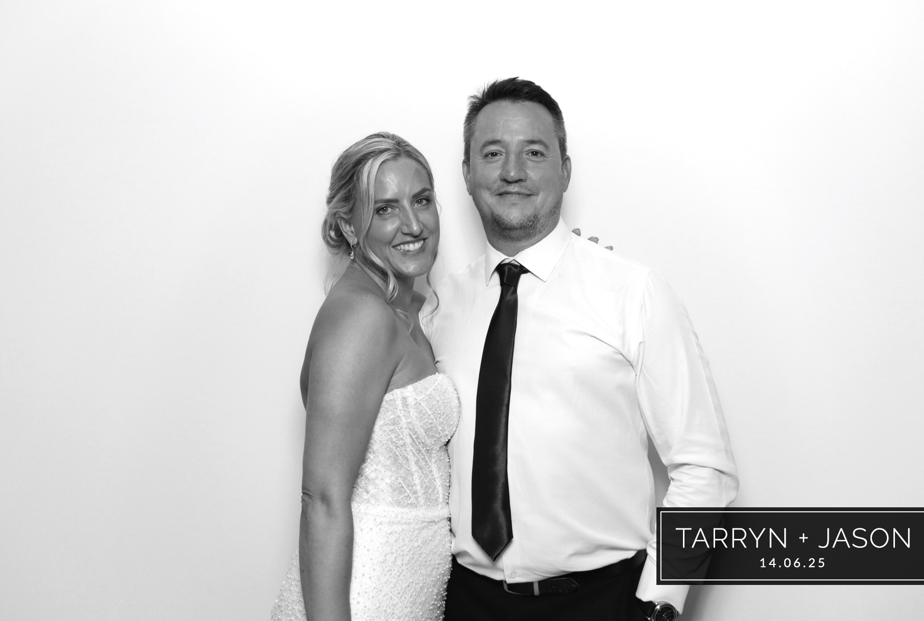 Tarryn & Jason | View more photos from the event at images.mobile-photo-booth.com/u/MobilePhotoBoothUK/Tarryn-Jason