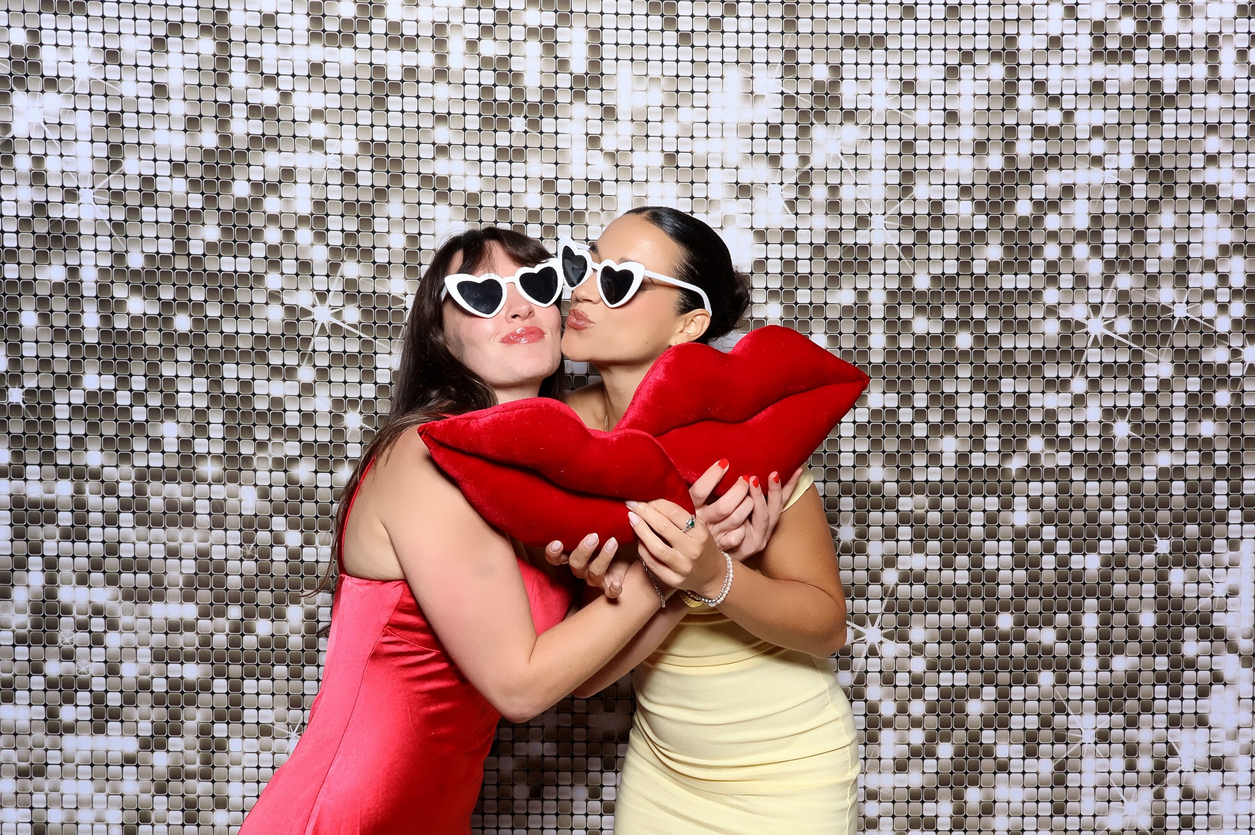 Eloise & Sam | View more photos from the event at v1.boothgallery.com/u/MooMuu-Photo-Booths/Eloise-Sam